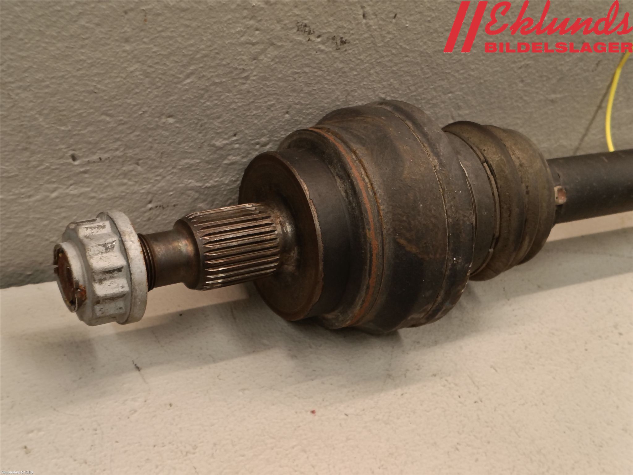 Mercedes-Benz MB ML/GLE-KLASS (W166) 12-18 Drivaxel Bak Vänster