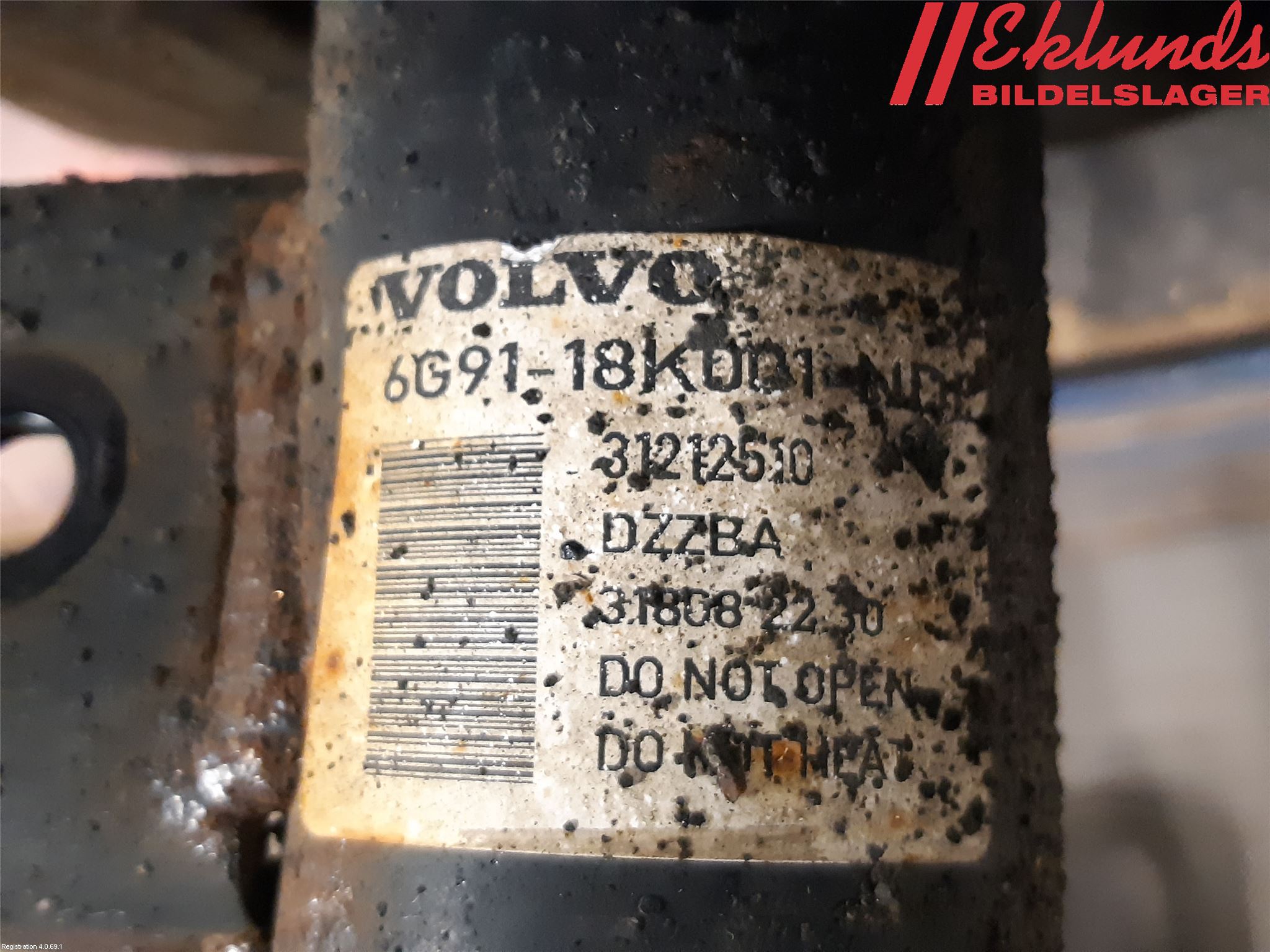 Volvo V70 08-13 Fjäderben Fram Vänster