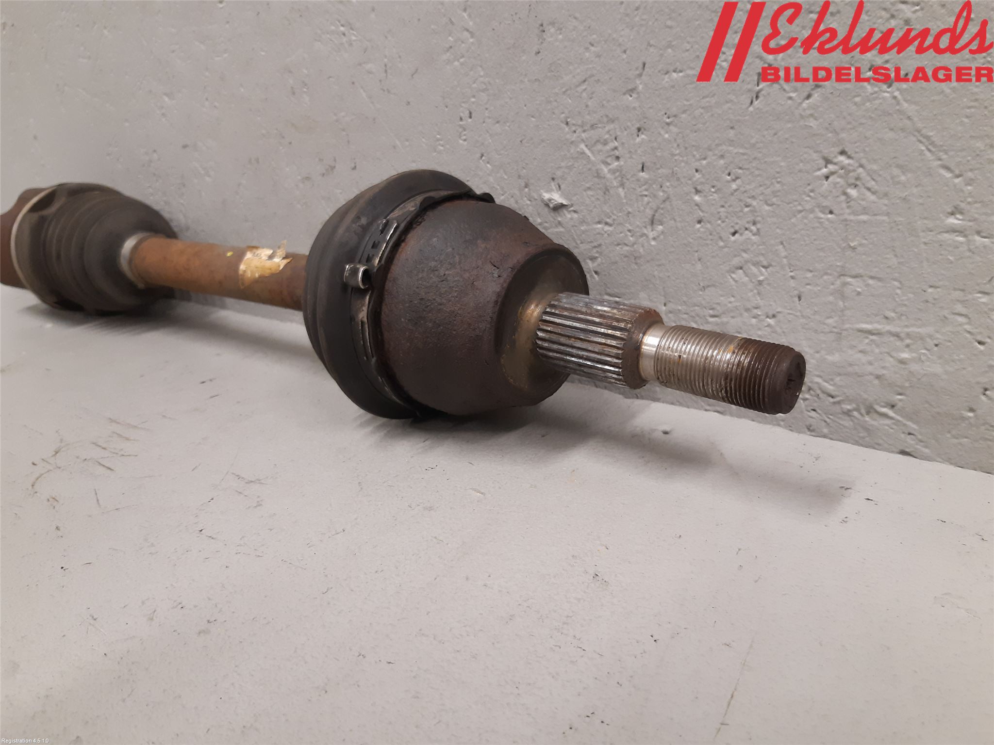 Ford FOCUS 11-14 Drivaxel Fram Vänster