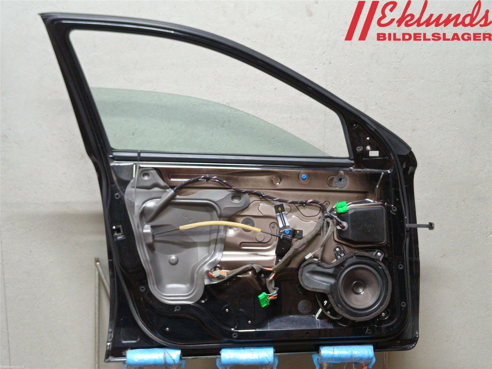 Volvo S60 01-04 Dörr Fram Vänster