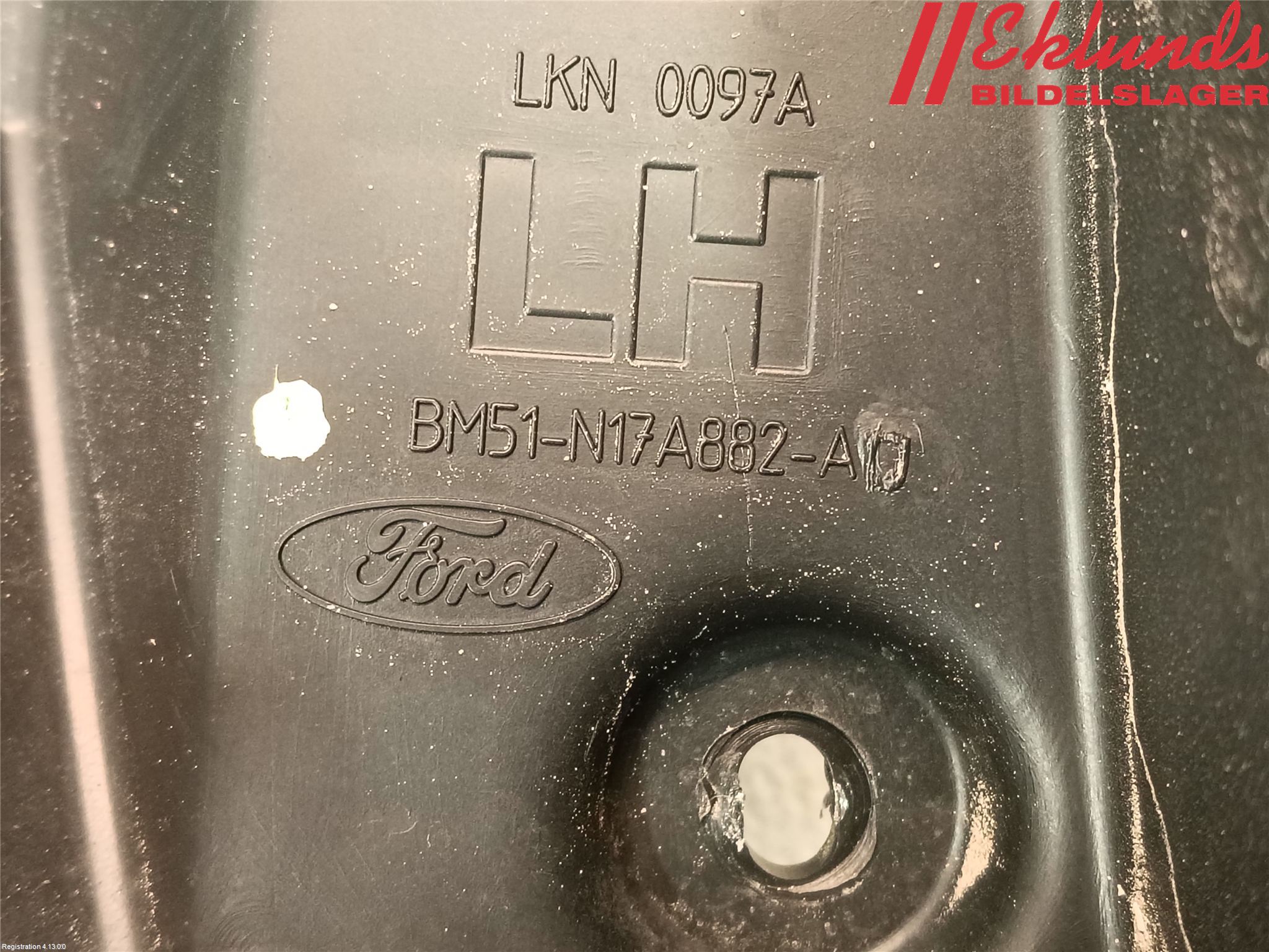 Ford FOCUS 15-18 Stötfångarfäste Bak Vä
