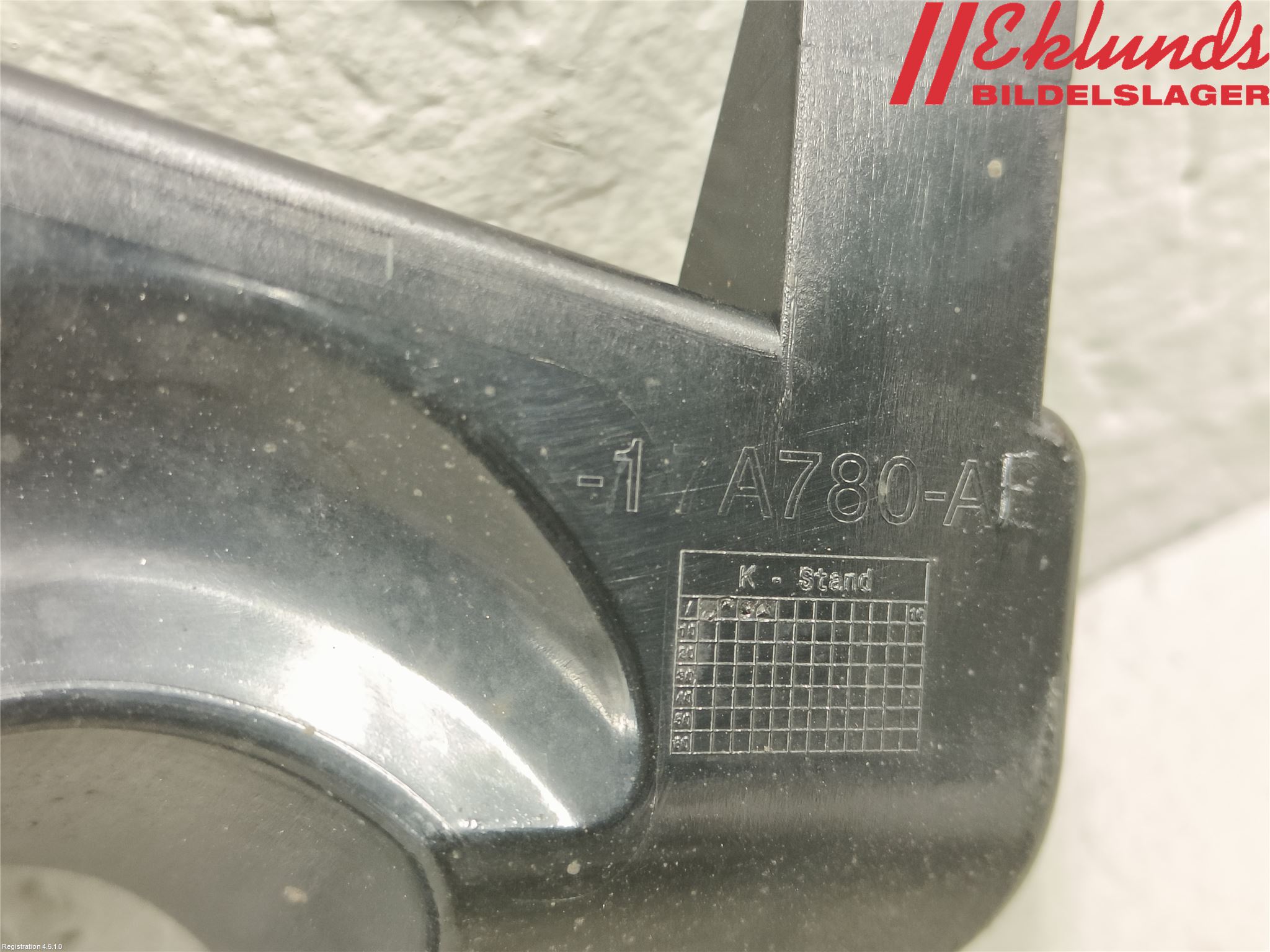 Ford KUGA 08-12 Stötfångarfäste Fram Hö