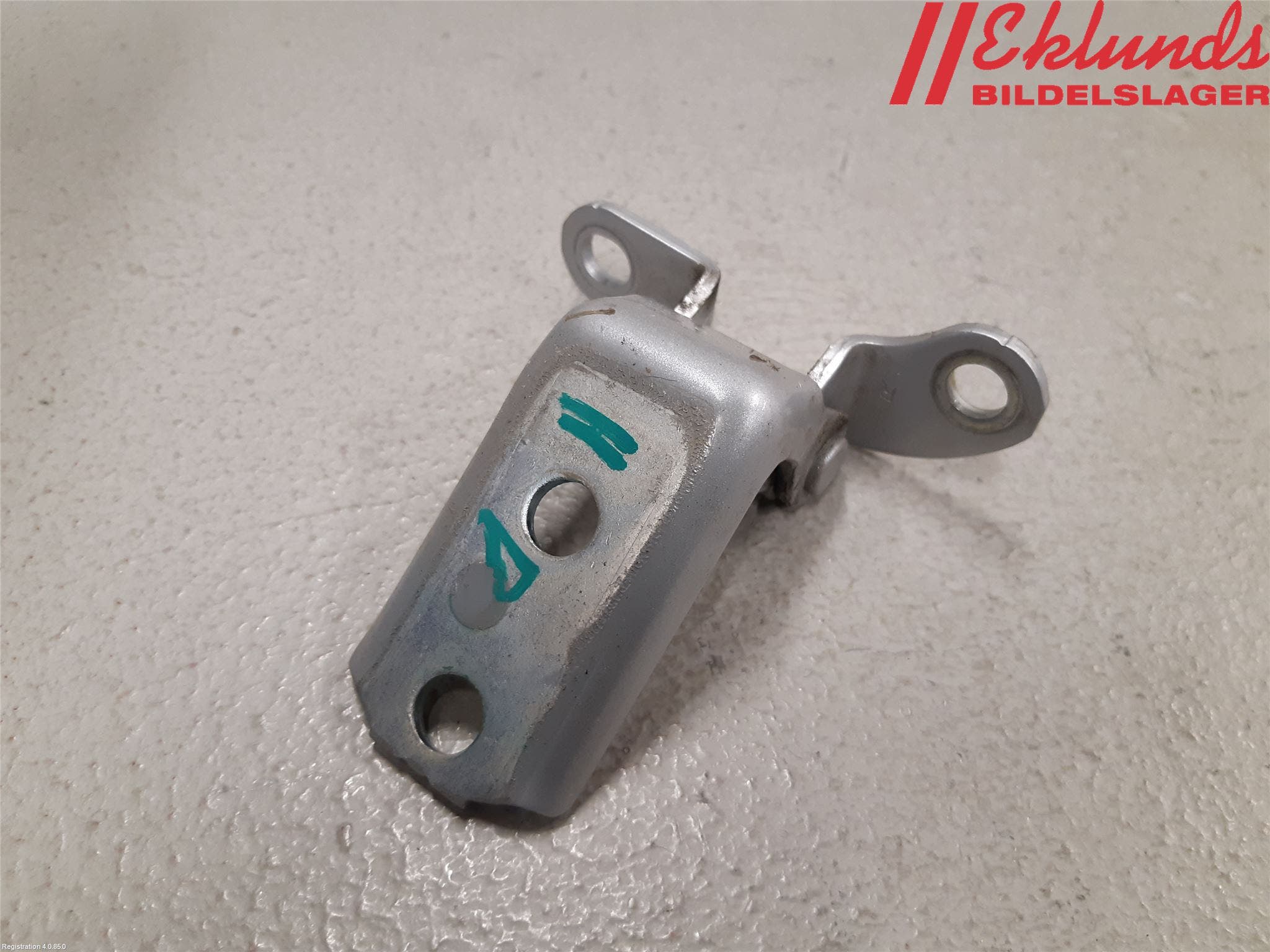 Toyota YARIS XP21 20- Dörrgångjärn