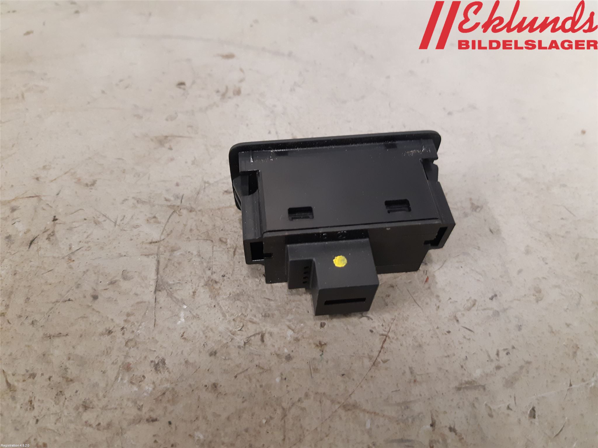 Audi A4/S4 B9 16-19 Strömställare Baklucka