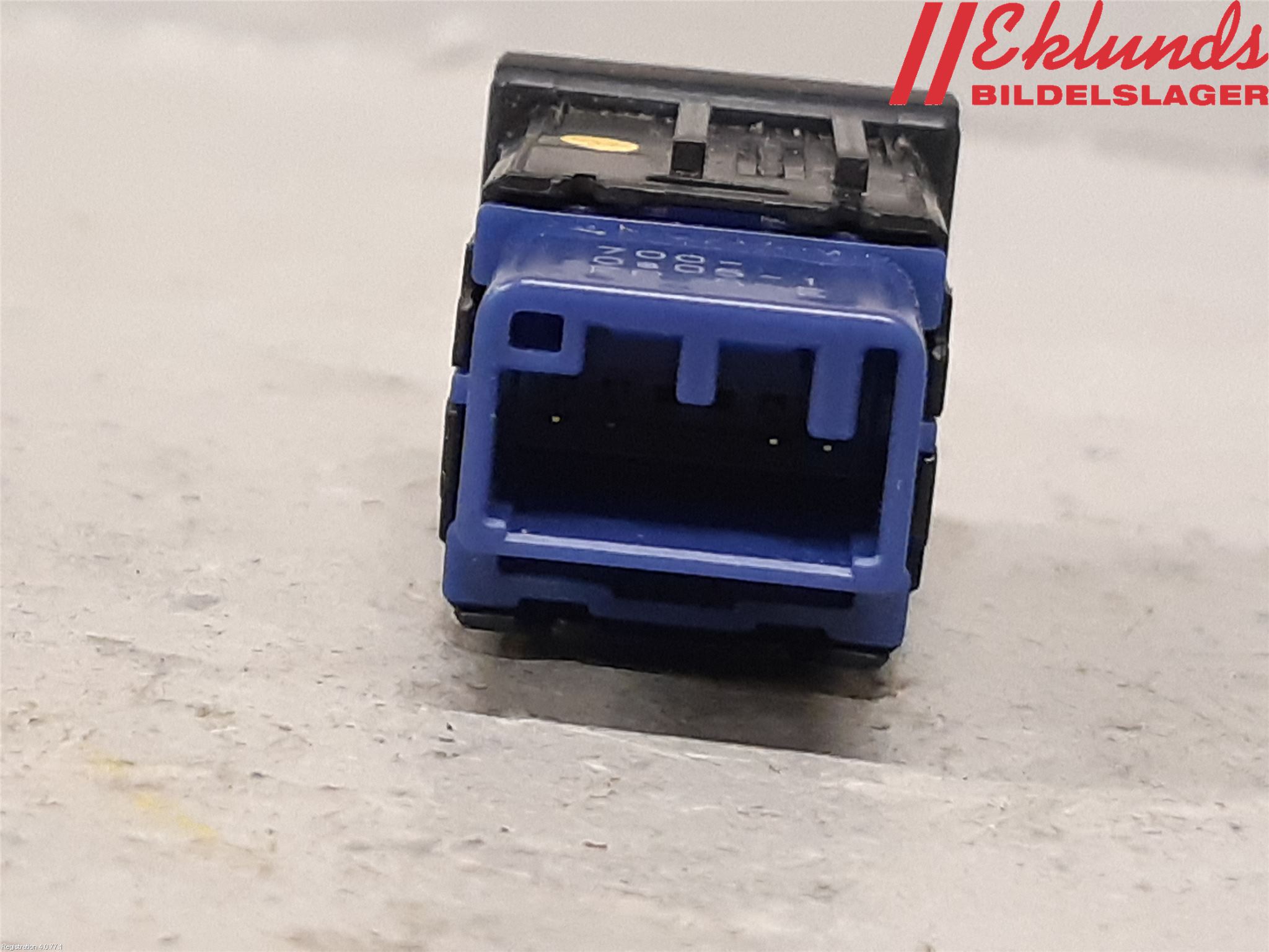 Toyota RAV4 19- Strömställare Tanklucka