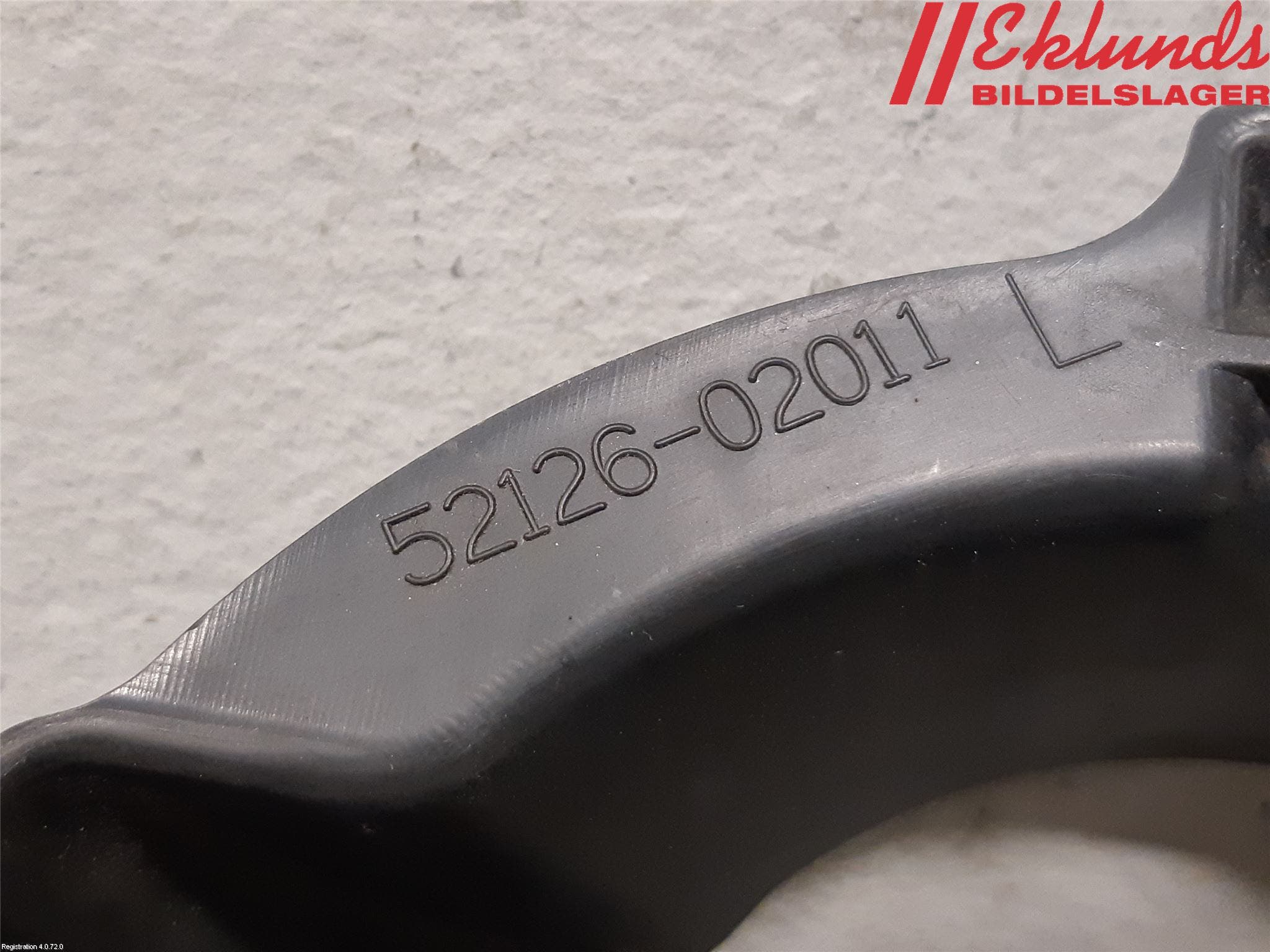 Toyota AURIS 10-12 Dimljussarg Fram