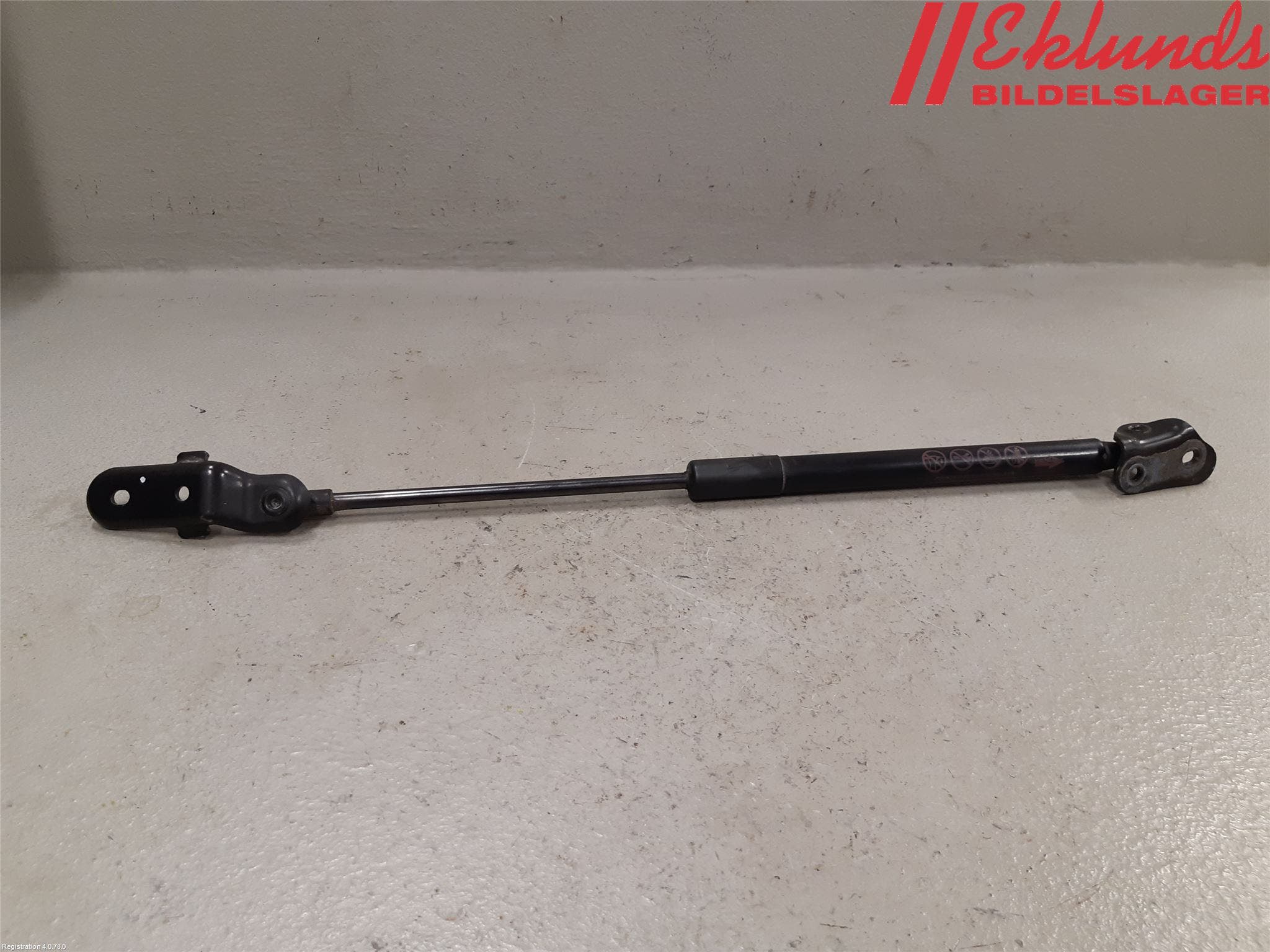 Toyota YARIS XP130 15-20 Gasfjäder Baklucka