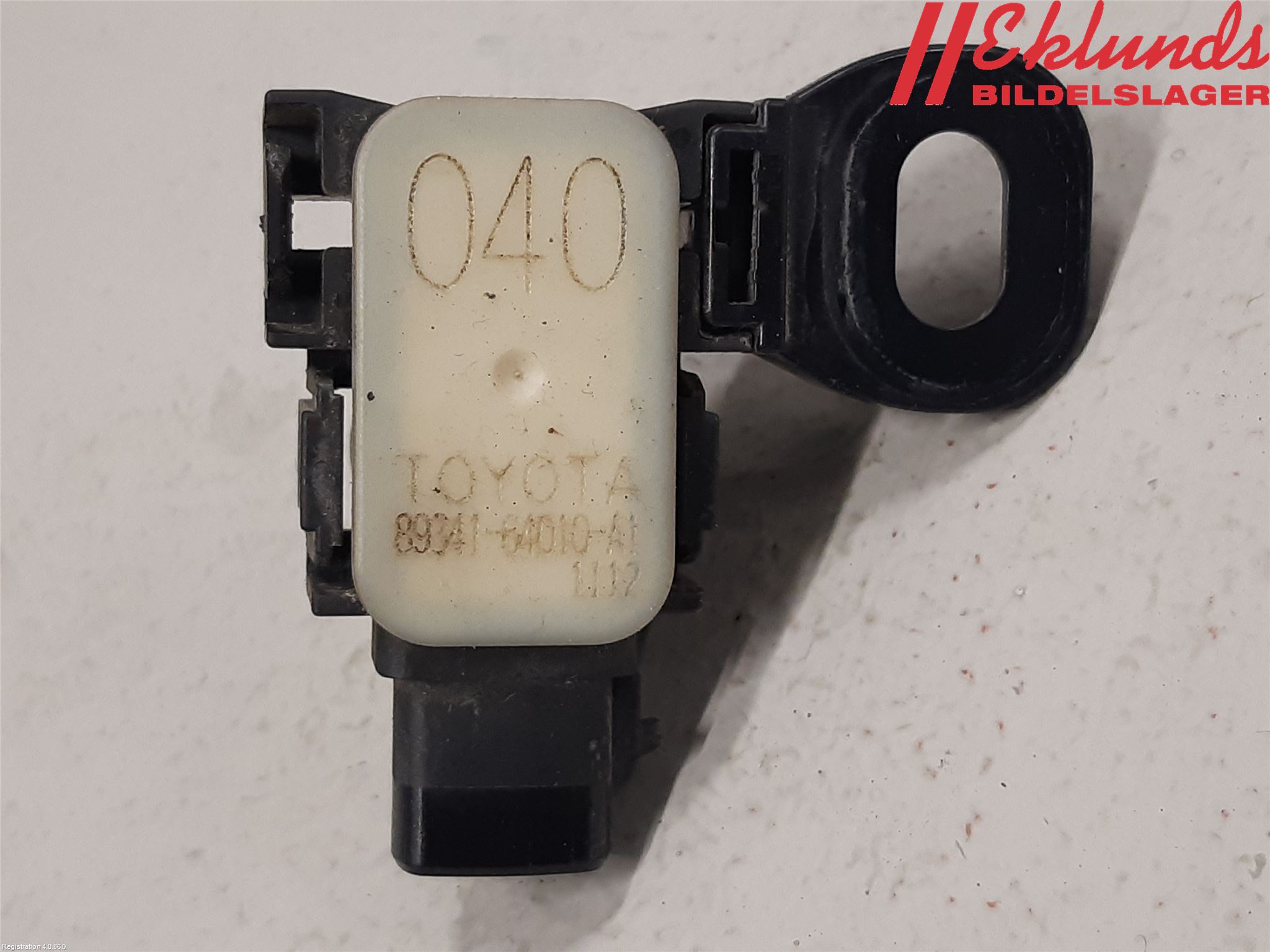 Toyota VERSO 09-18 Parkeringshjälp Frontsensor