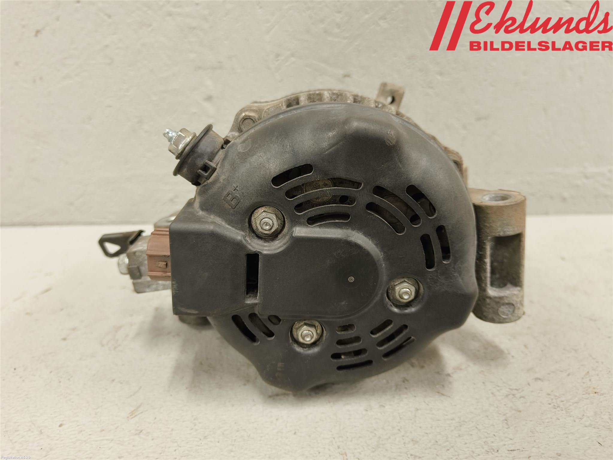 Toyota AVENSIS 09-15 Generator