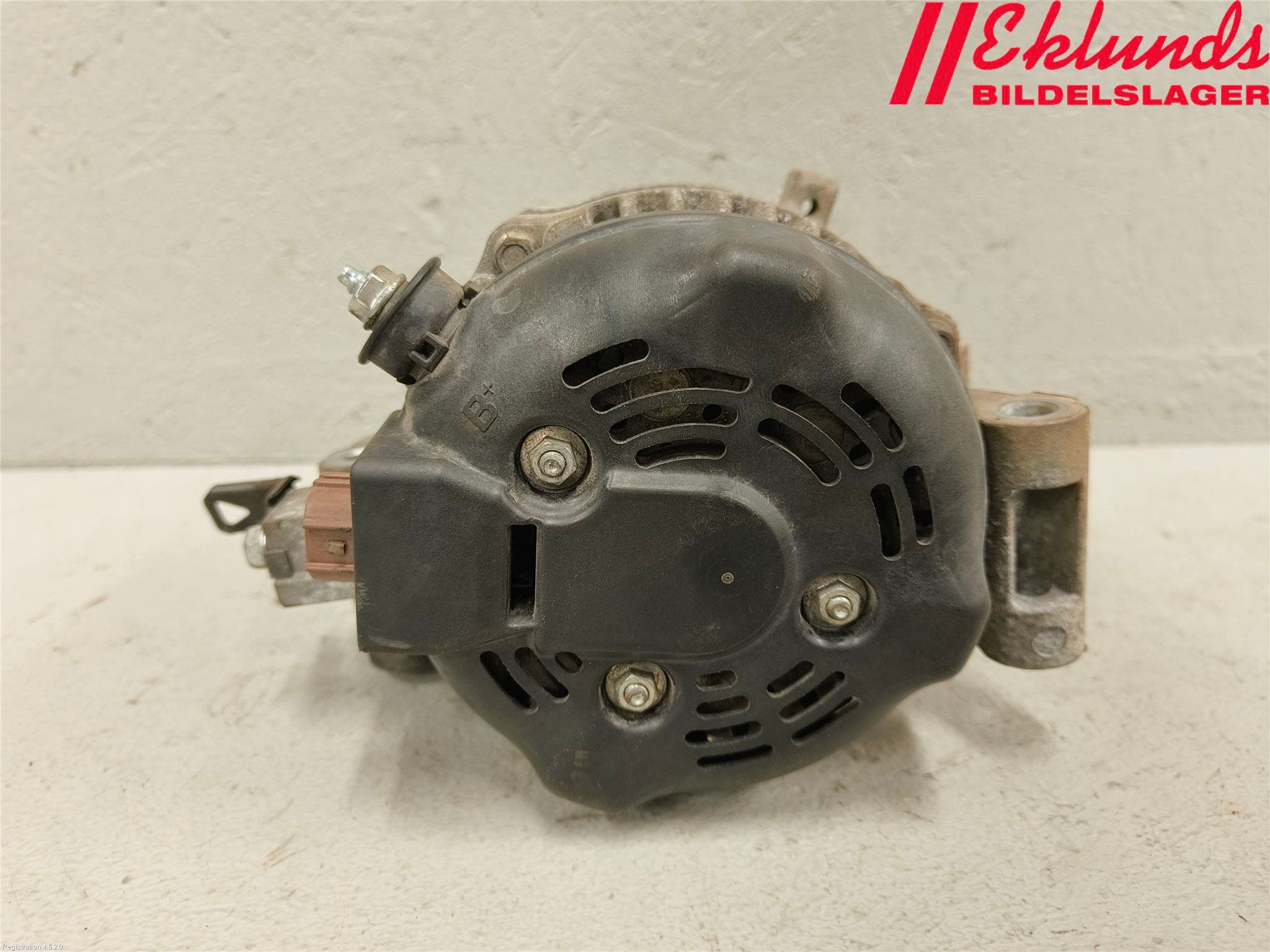 Toyota AVENSIS 09-15 Generator