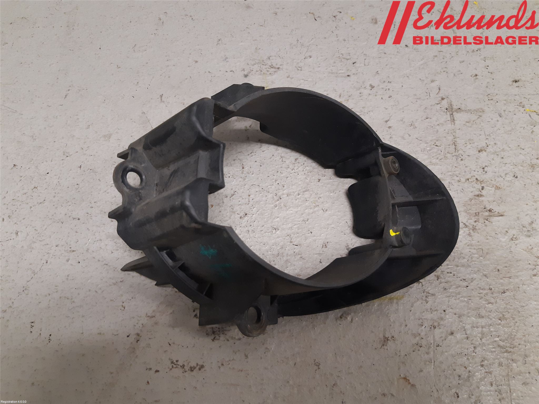 Toyota AVENSIS 09-15 Dimljussarg Fram