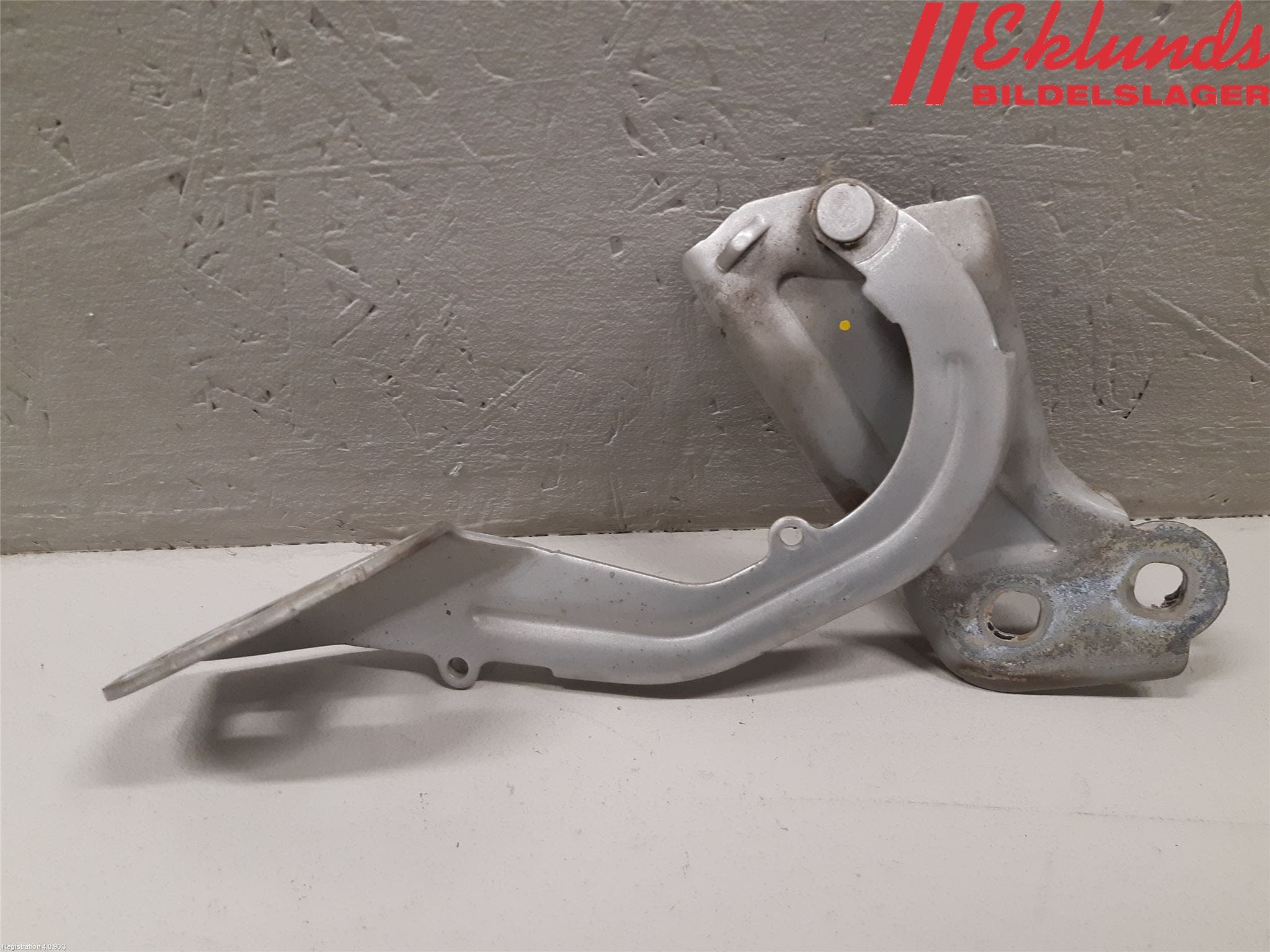 Ford FOCUS 11-14 Huvgångjärn