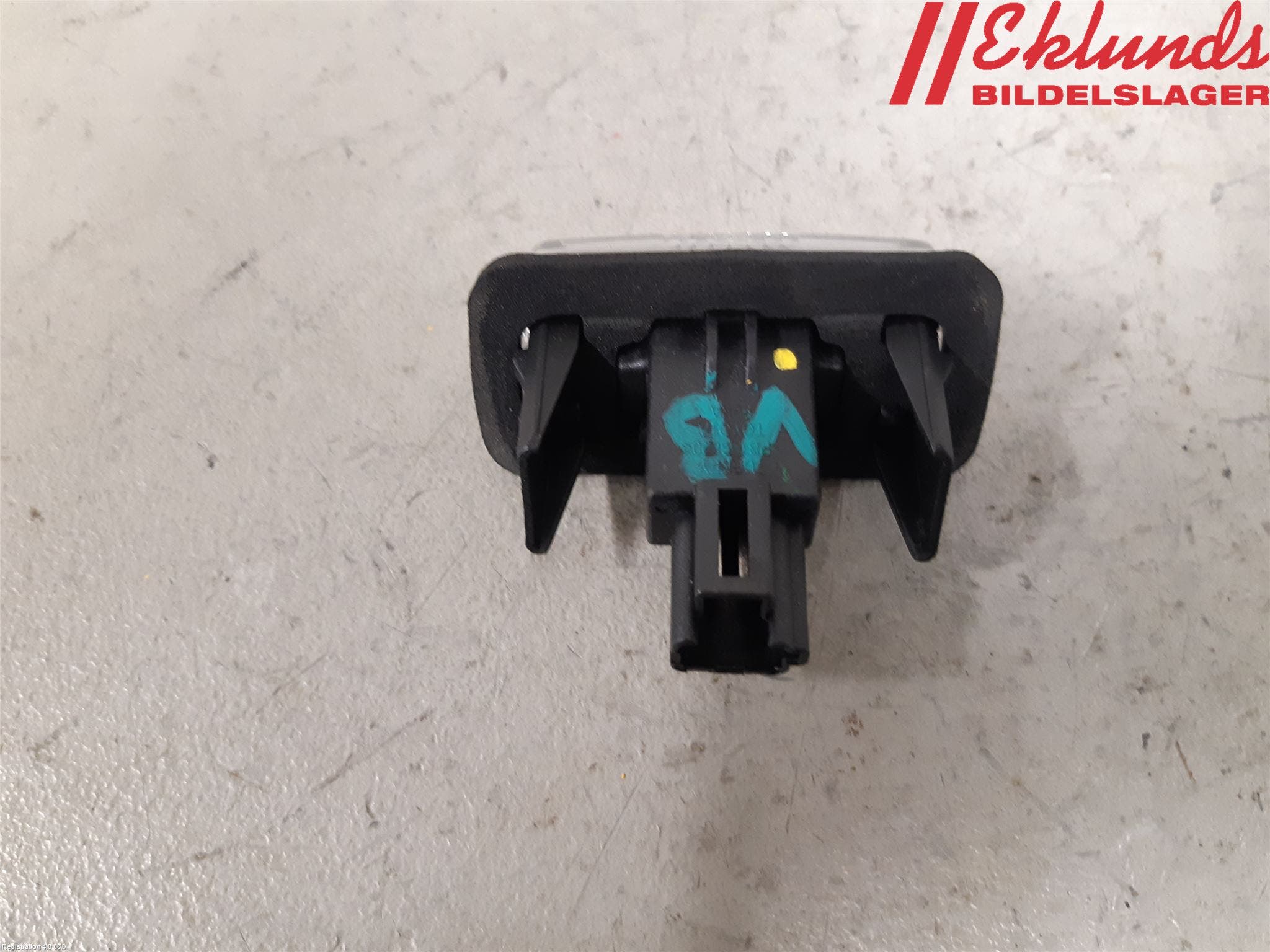 Toyota YARIS XP130 15-20 Skylt Belysning