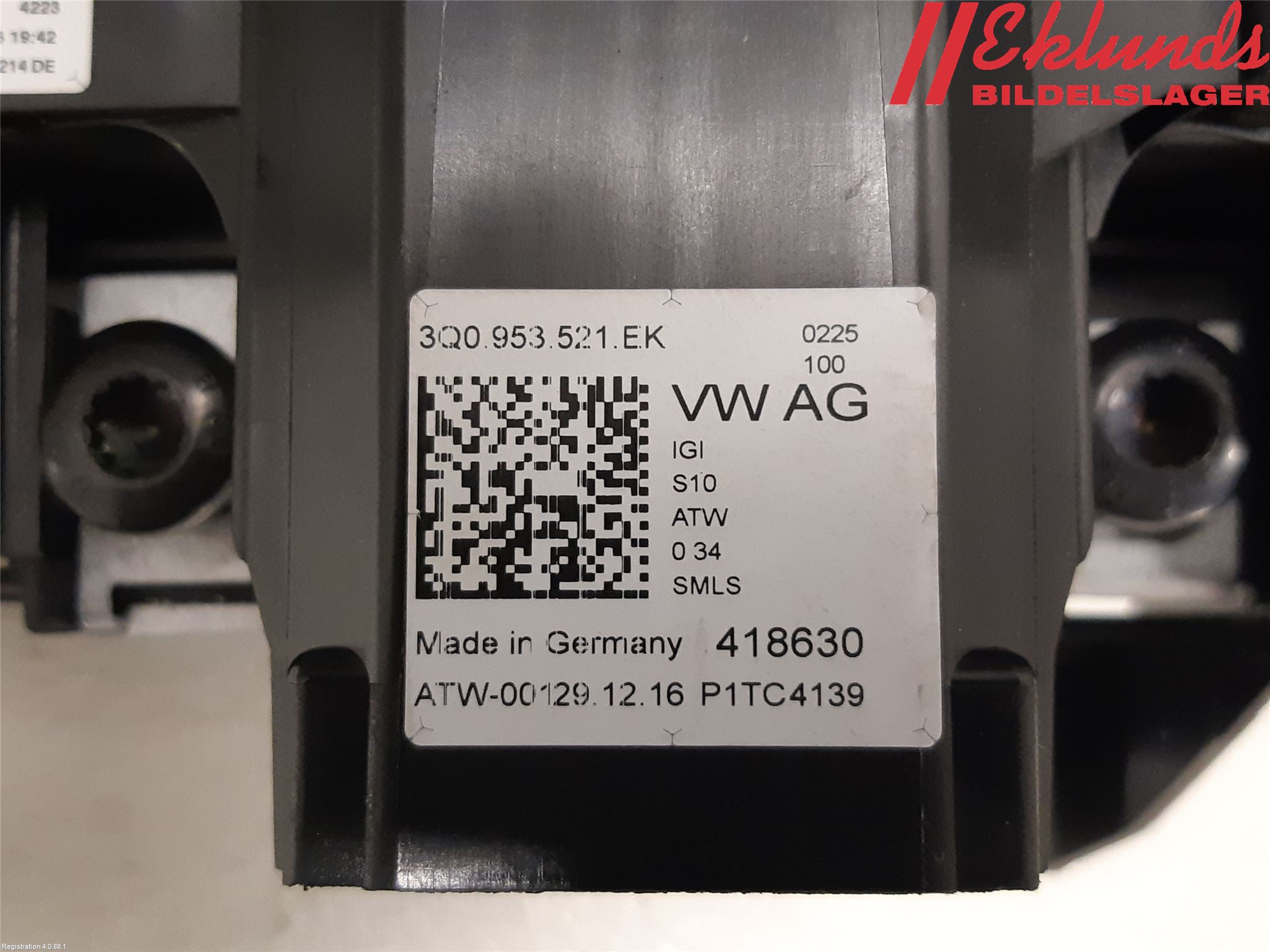 Volkswagen VW PASSAT 15-19 Spakcentral