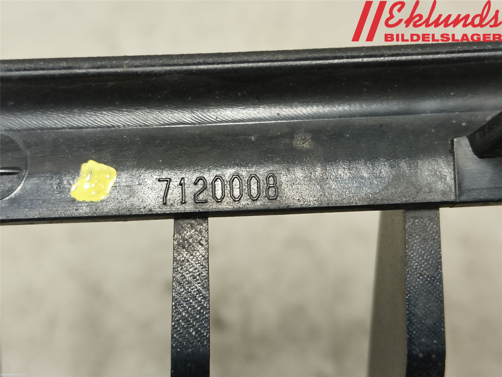 BMW 3 E90/91 SED/TOU 05-12 Grilldel Mitt