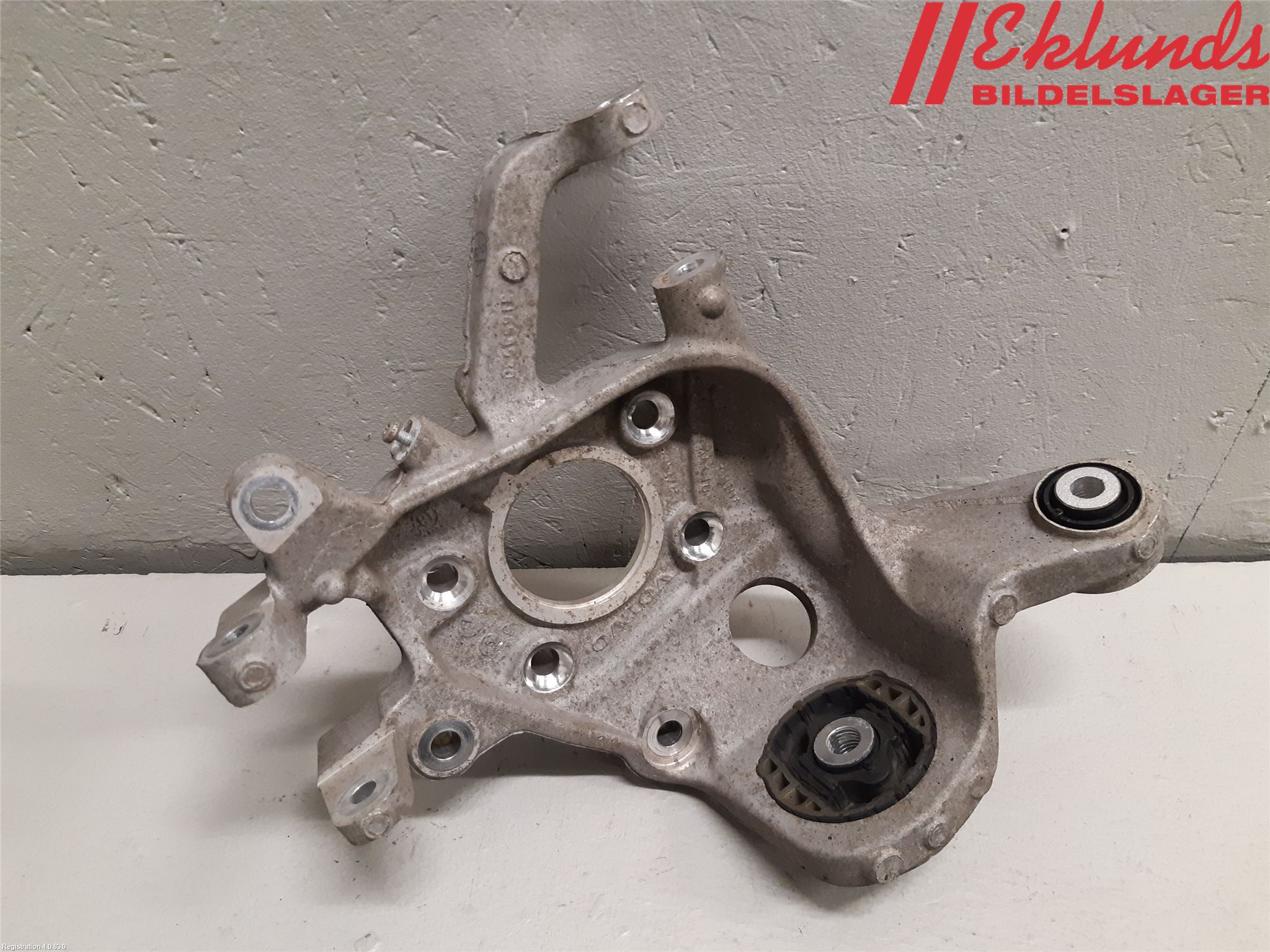 Volvo V90 17->> Hjullagerhus-Spindel Hö B