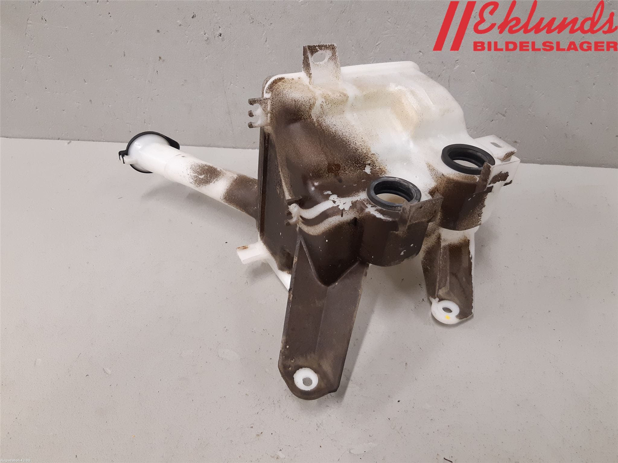 Toyota VERSO-S 11-16 Spolartank Vindruta