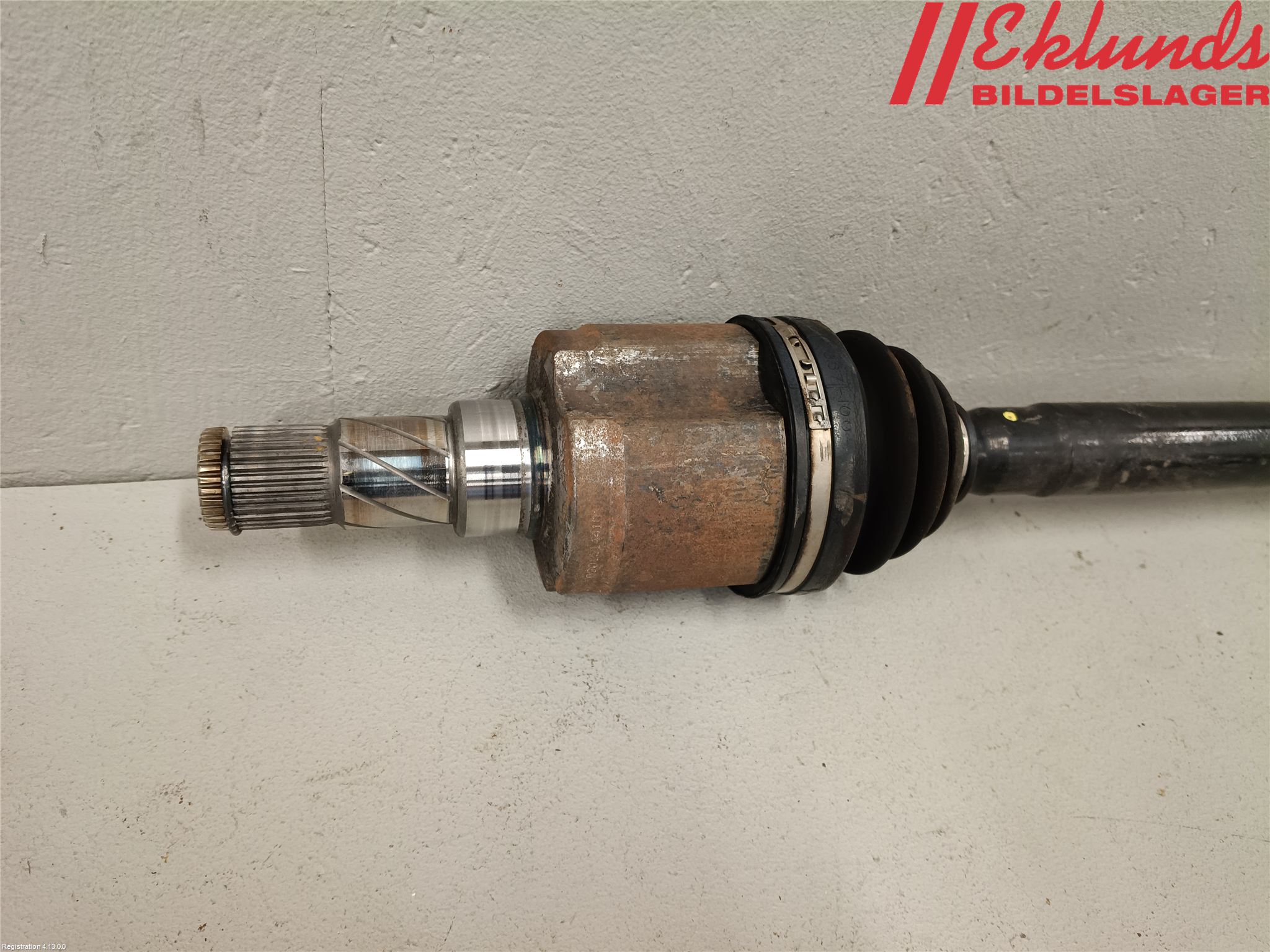 Tesla MODEL S 13- Drivaxel Bak Höger
