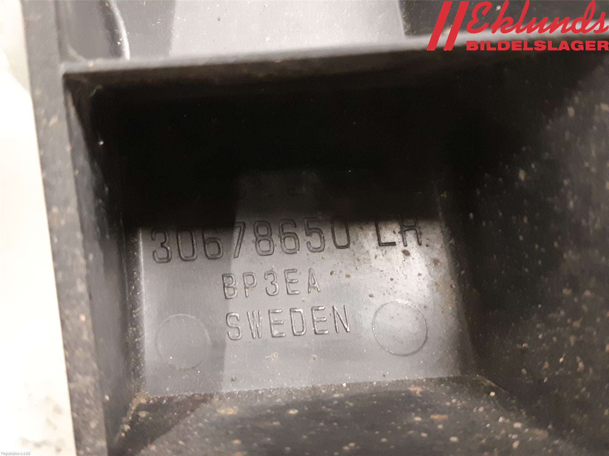 Volvo V70 08-13 Stötfångarfäste Bak Vä