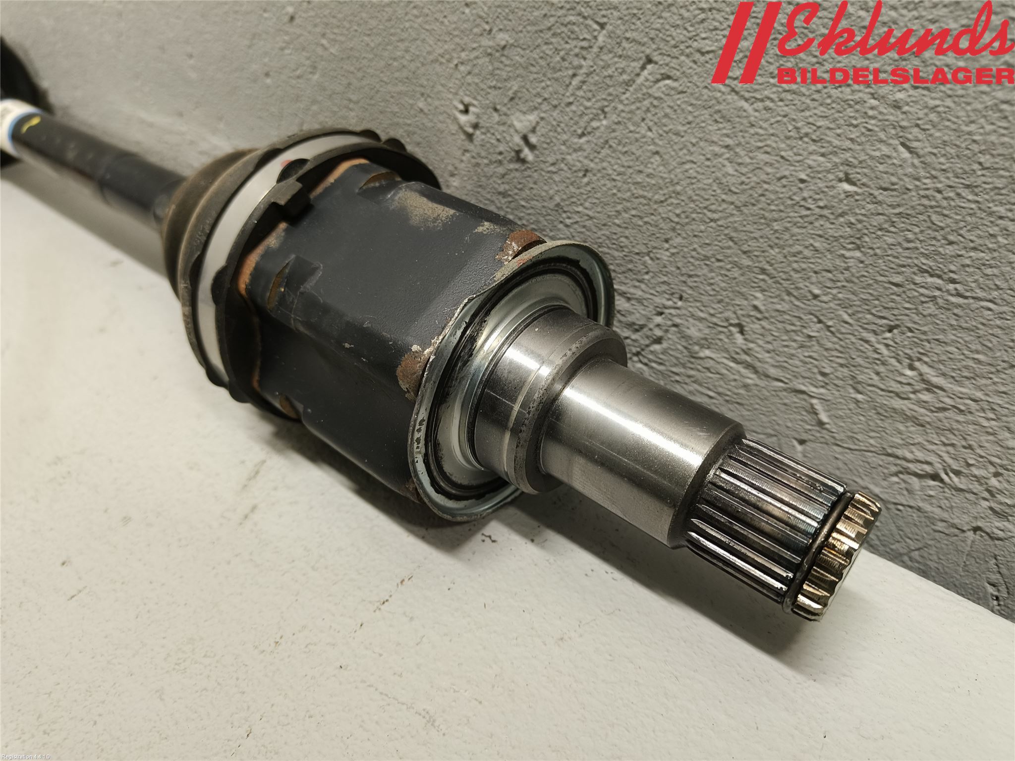Toyota bZ4X EA10 22- Drivaxel Bak Höger