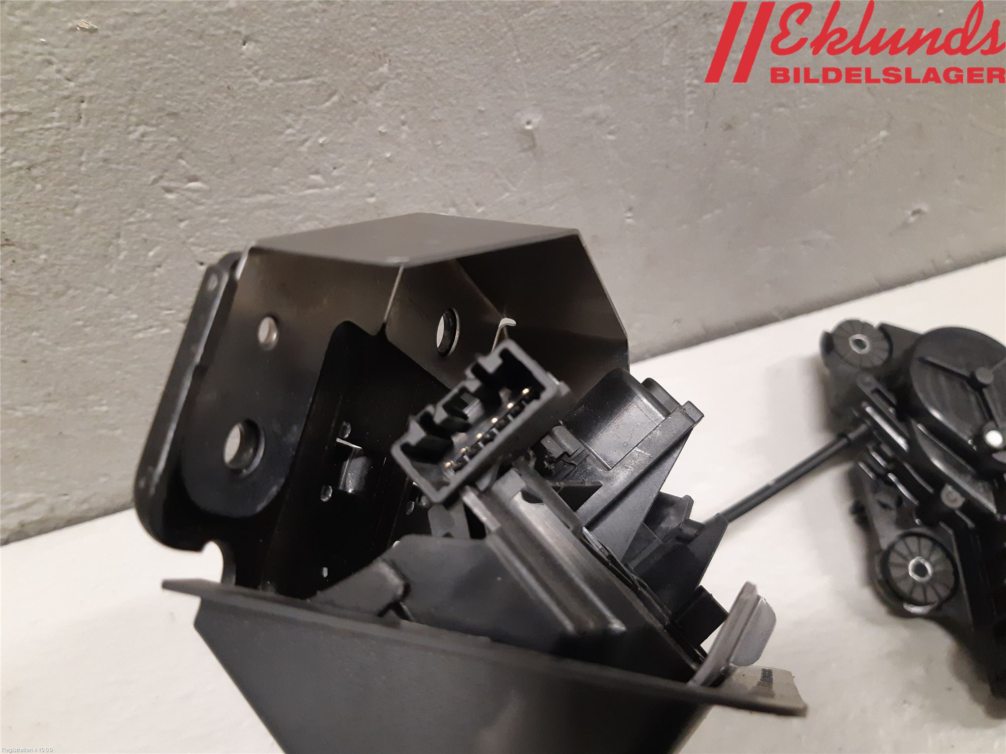 Volvo XC60 18- Låskista Baklucka