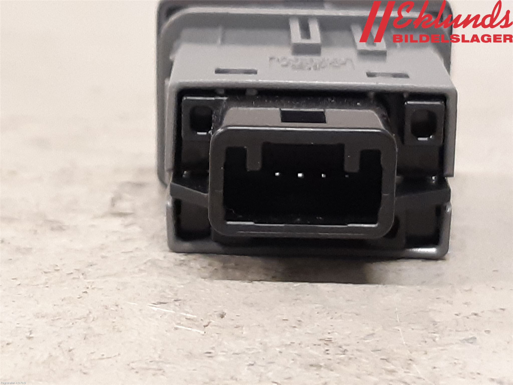 Toyota C-HR 16-23 Strömställare Tanklucka