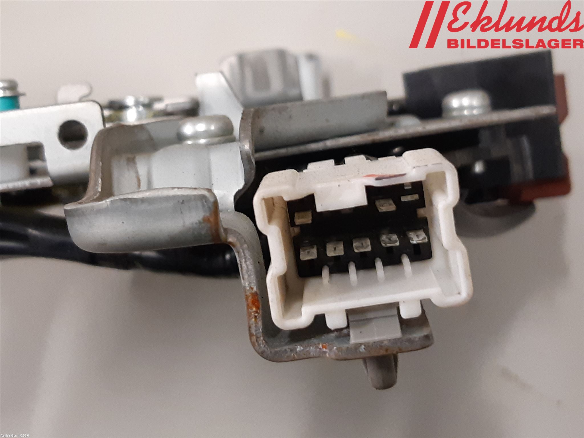 Nissan X-TRAIL 14-21 Låskista Baklucka