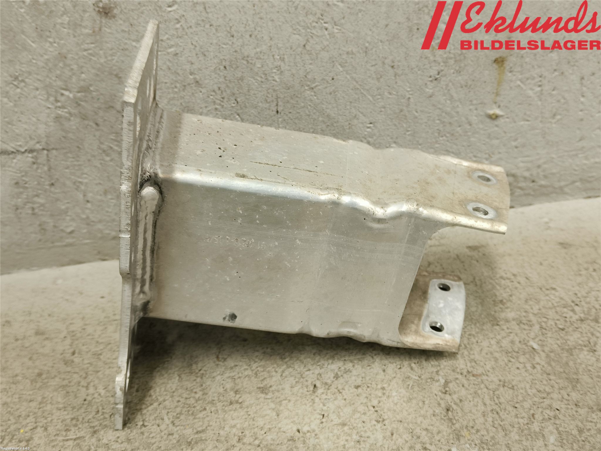 Audi A4/S4 B9 16-19 Stötfångarbärjärn Fram