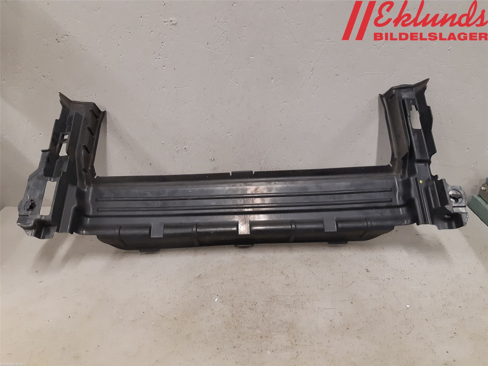 Volvo V40 CROSS COUNTRY 13-19 Deflektor Plåt-Plast Kylning