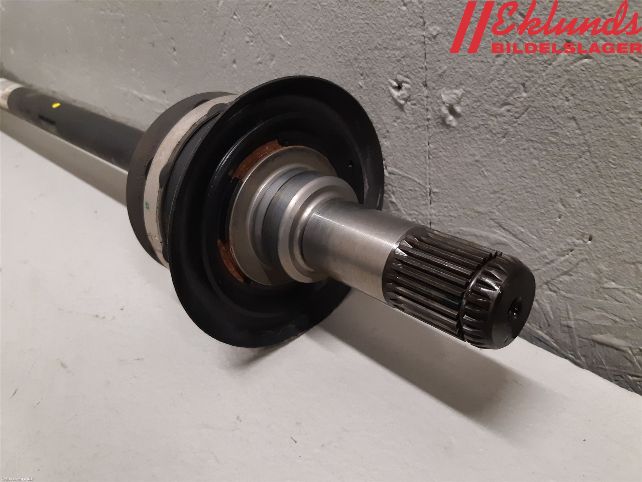 BMW 5 G30/G31/F90 17-23 Drivaxel Bak Höger