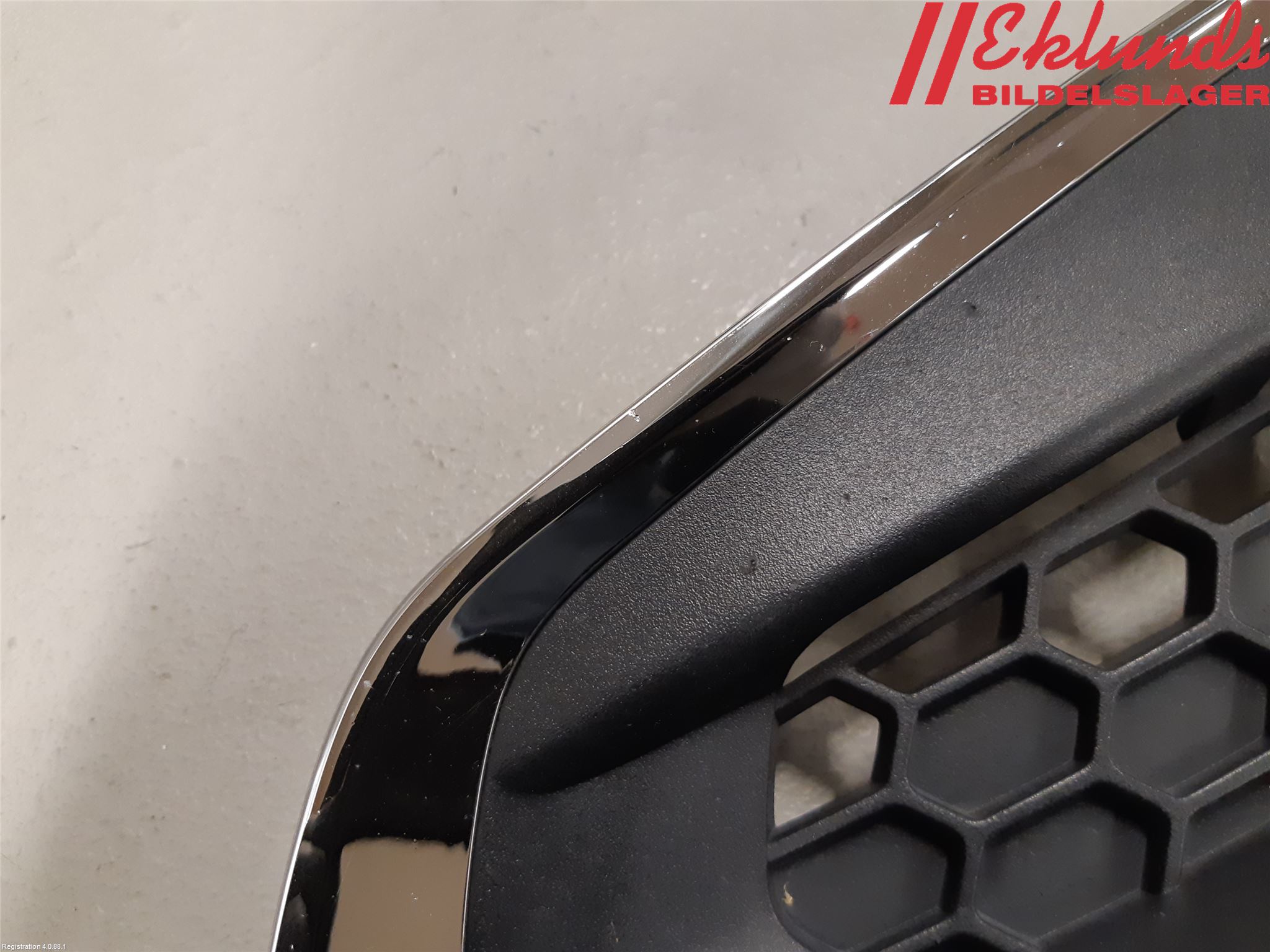 Volvo V60 11-13 Stöt Utfyllnad-List-Grill