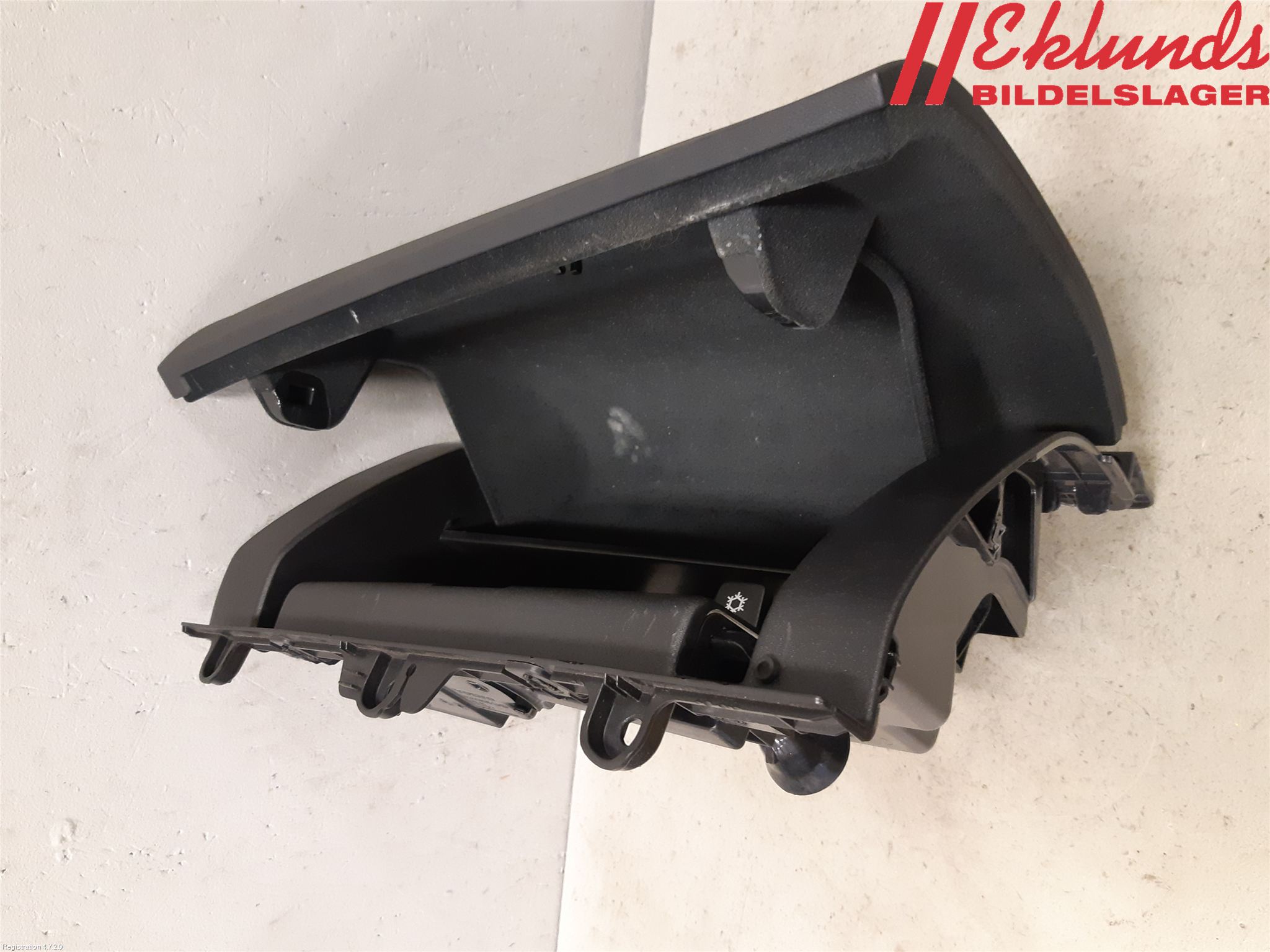Volvo XC90/RECHARGE 16- Handskfack