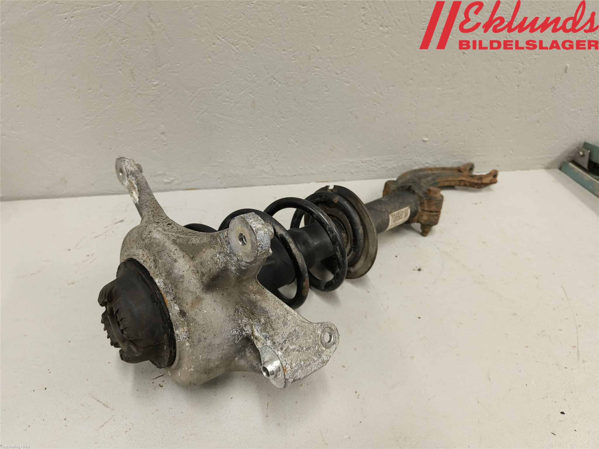 Audi A4/S4 08-11 Fjäderben Fram Höger