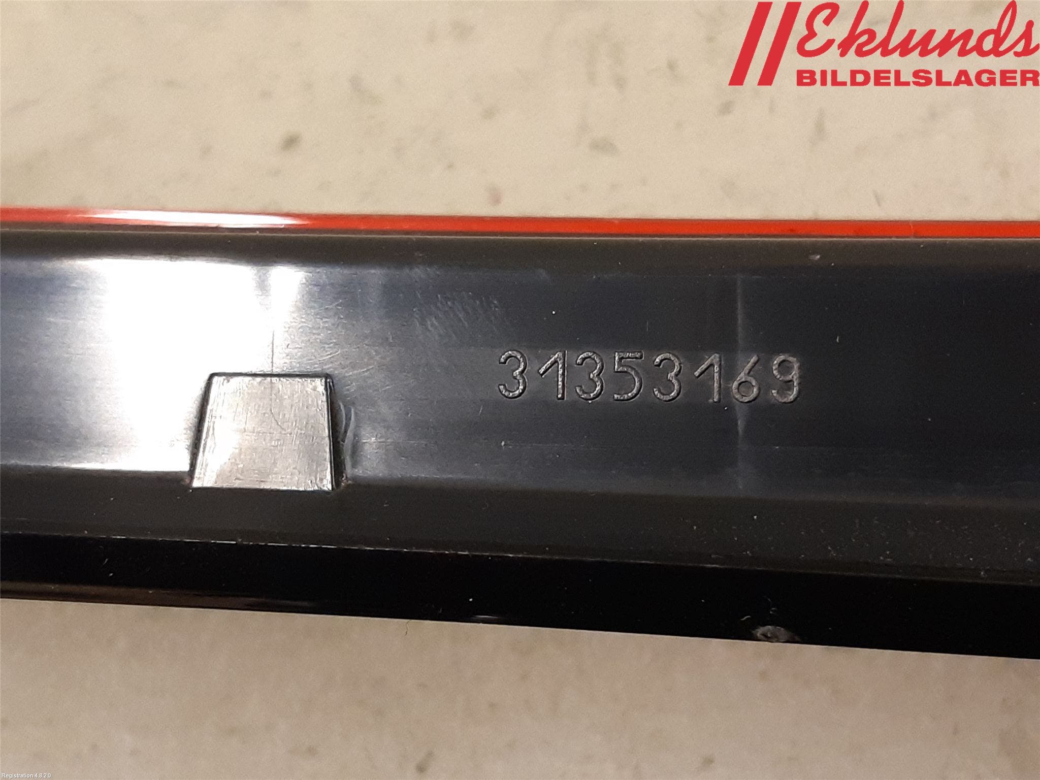 Volvo XC90/RECHARGE 16- Bromsljus Bakruta