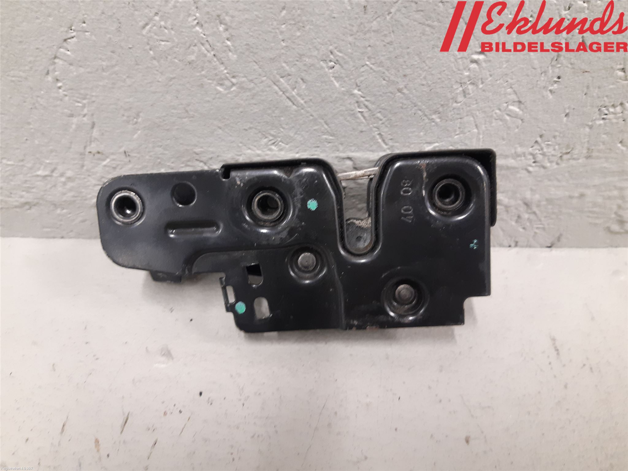 Audi A4/S4 08-11 Huvlås