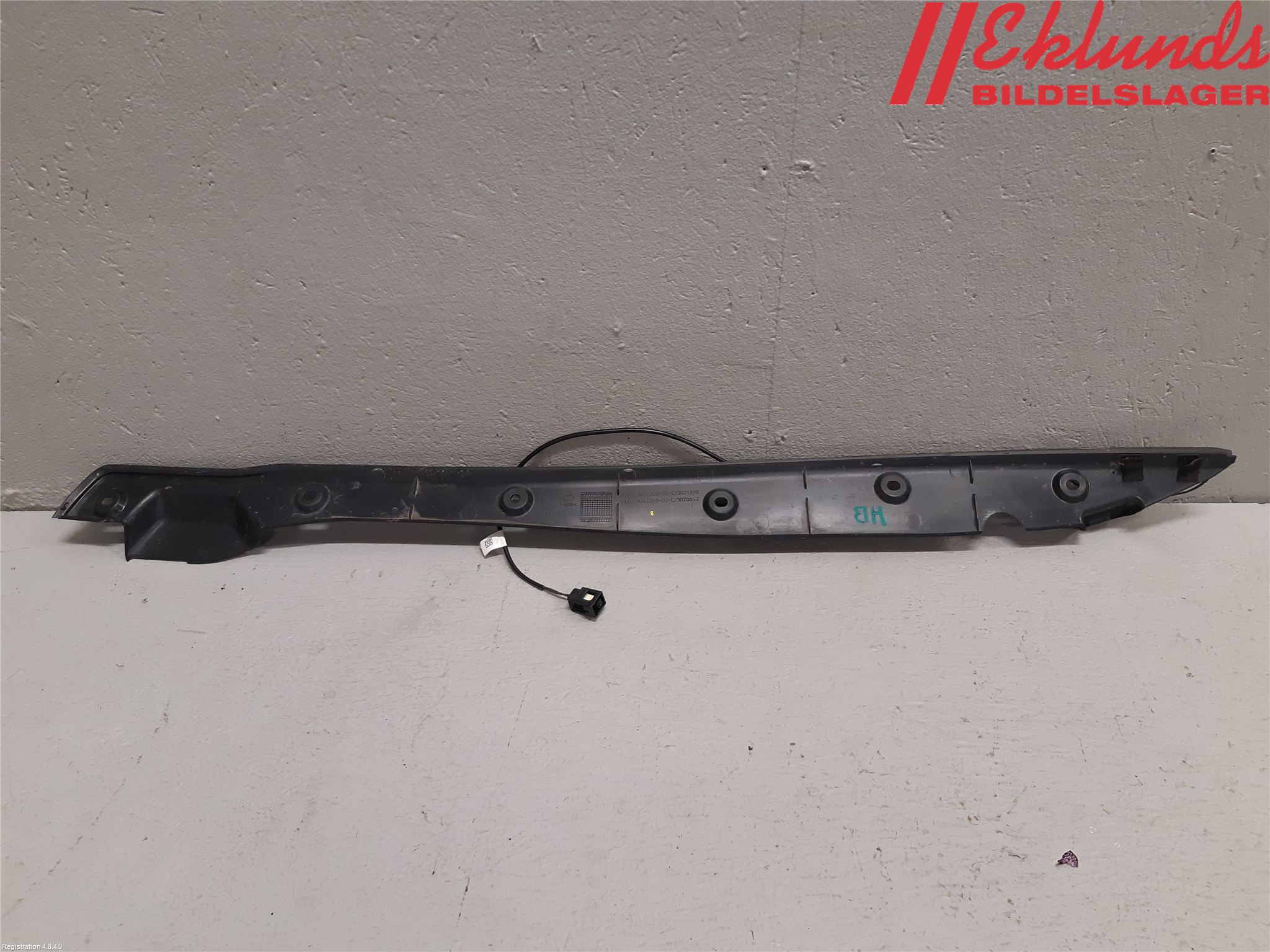 Tesla MODEL X 16- Bakluckeöppnare Automatisk