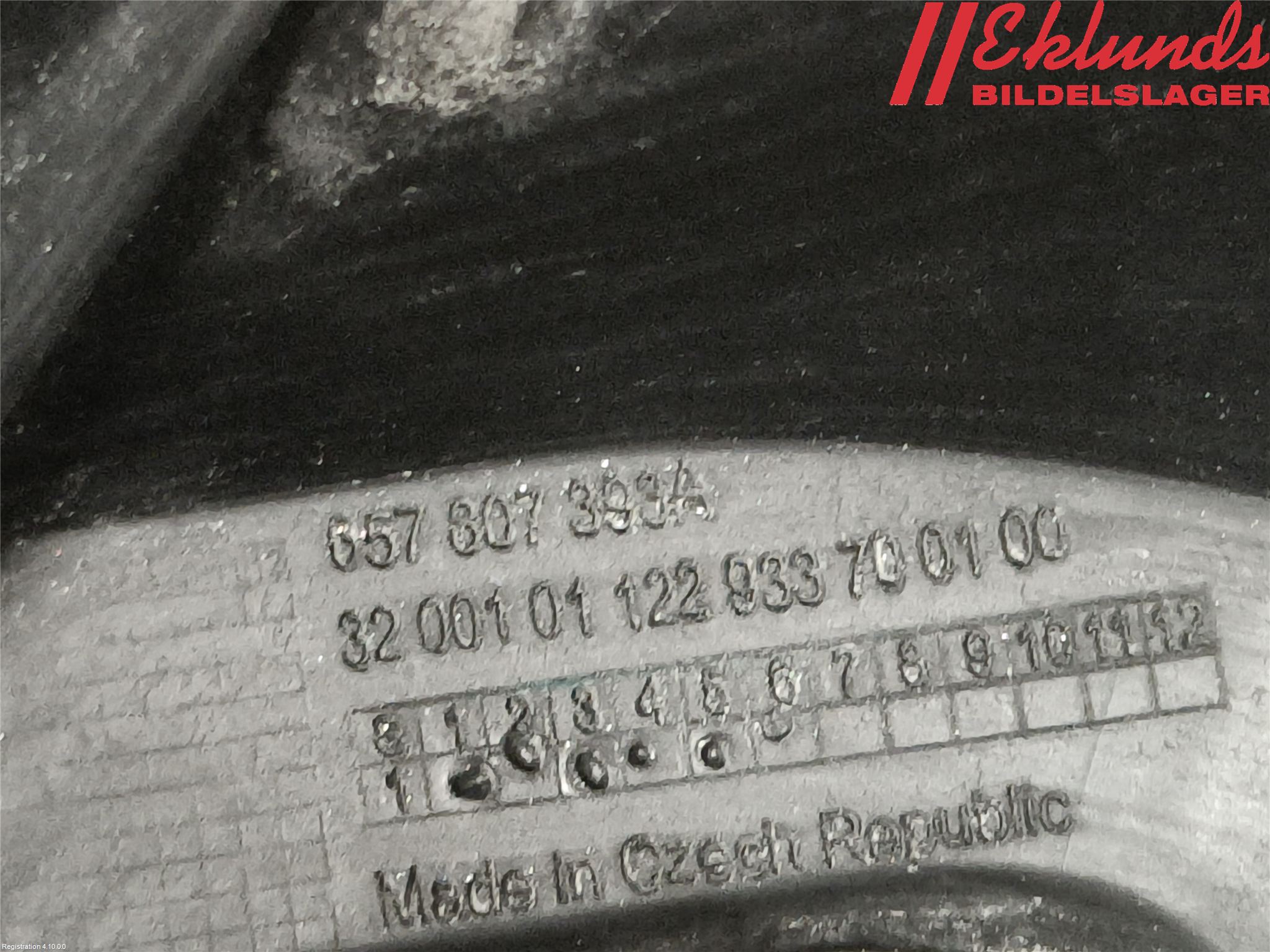 Skoda SCALA 19- Stötfångarfäste Bak Vä