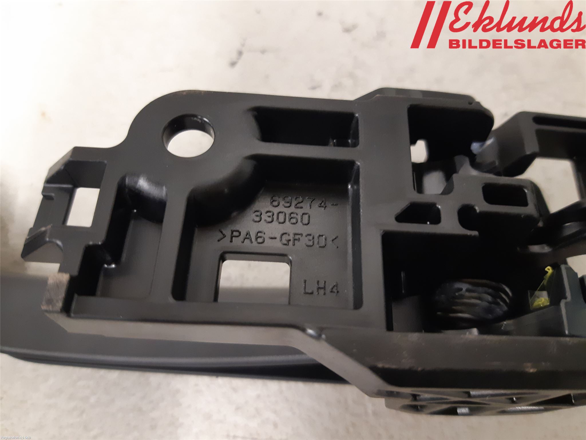 Toyota RAV4 19- Dörrhandtag Inre Vä