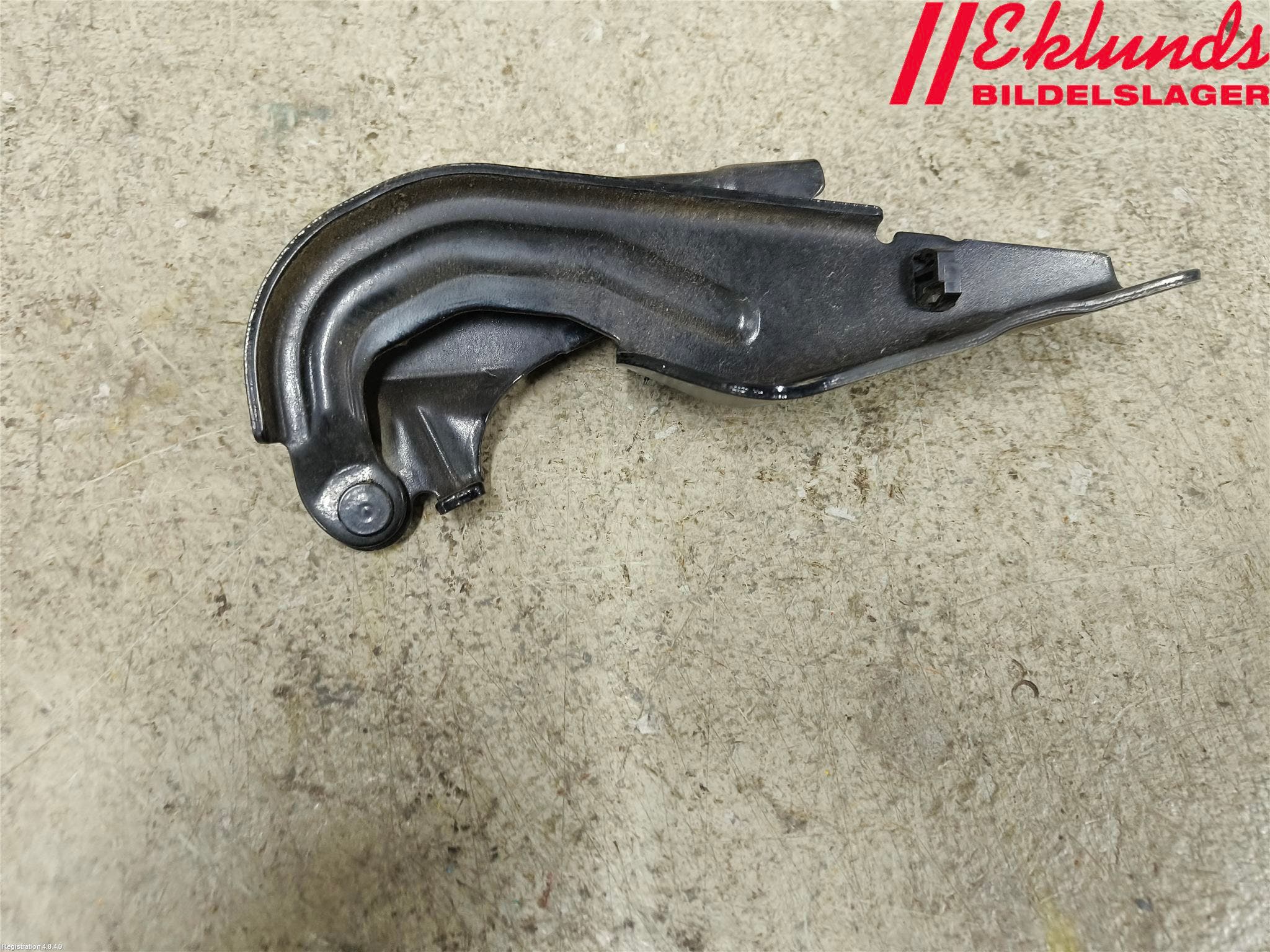 Mitsubishi OUTLANDER 07-12 Huvgångjärn