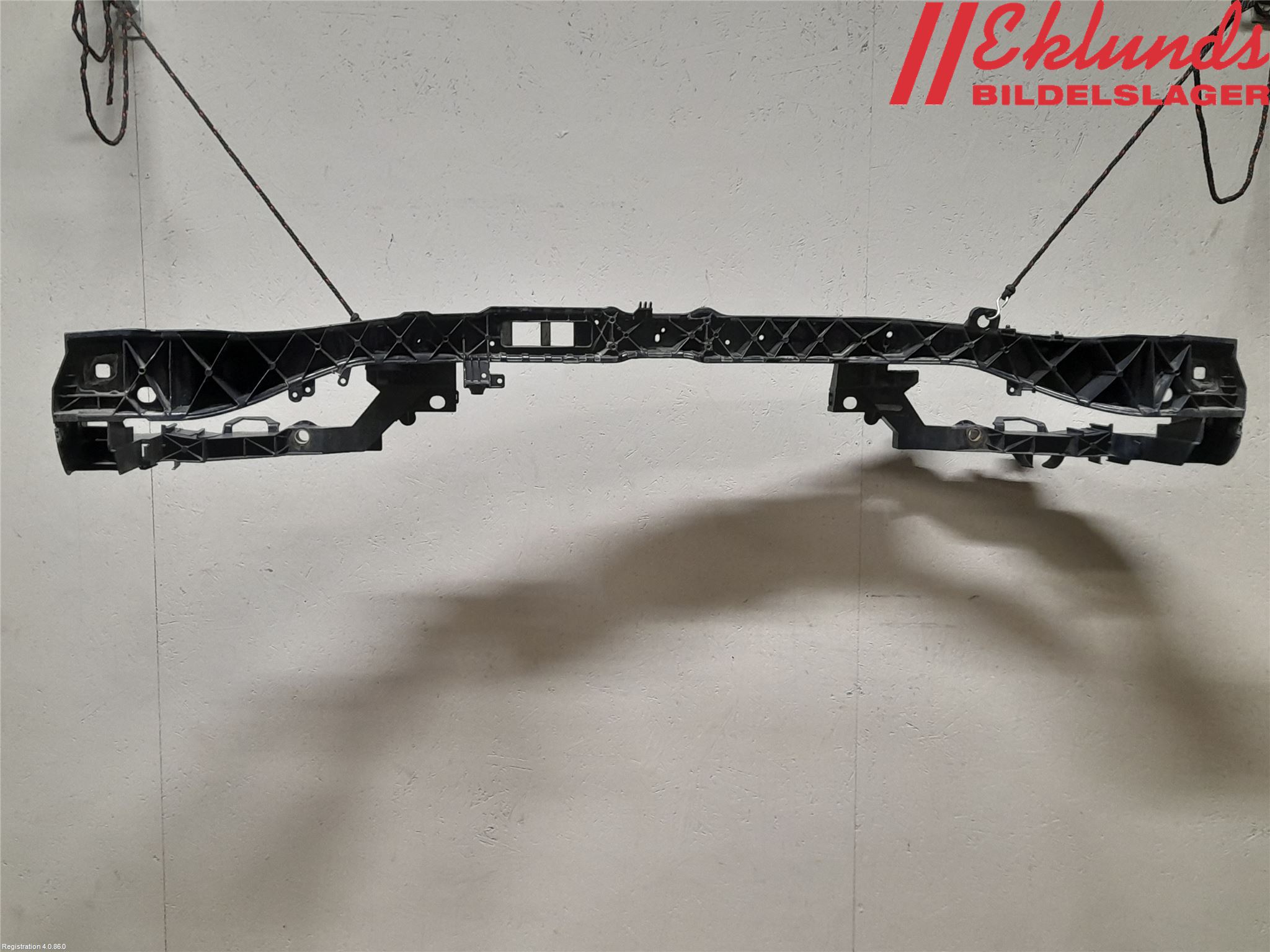 Ford FOCUS 11-14 Front Huvlåsplåt-Balk