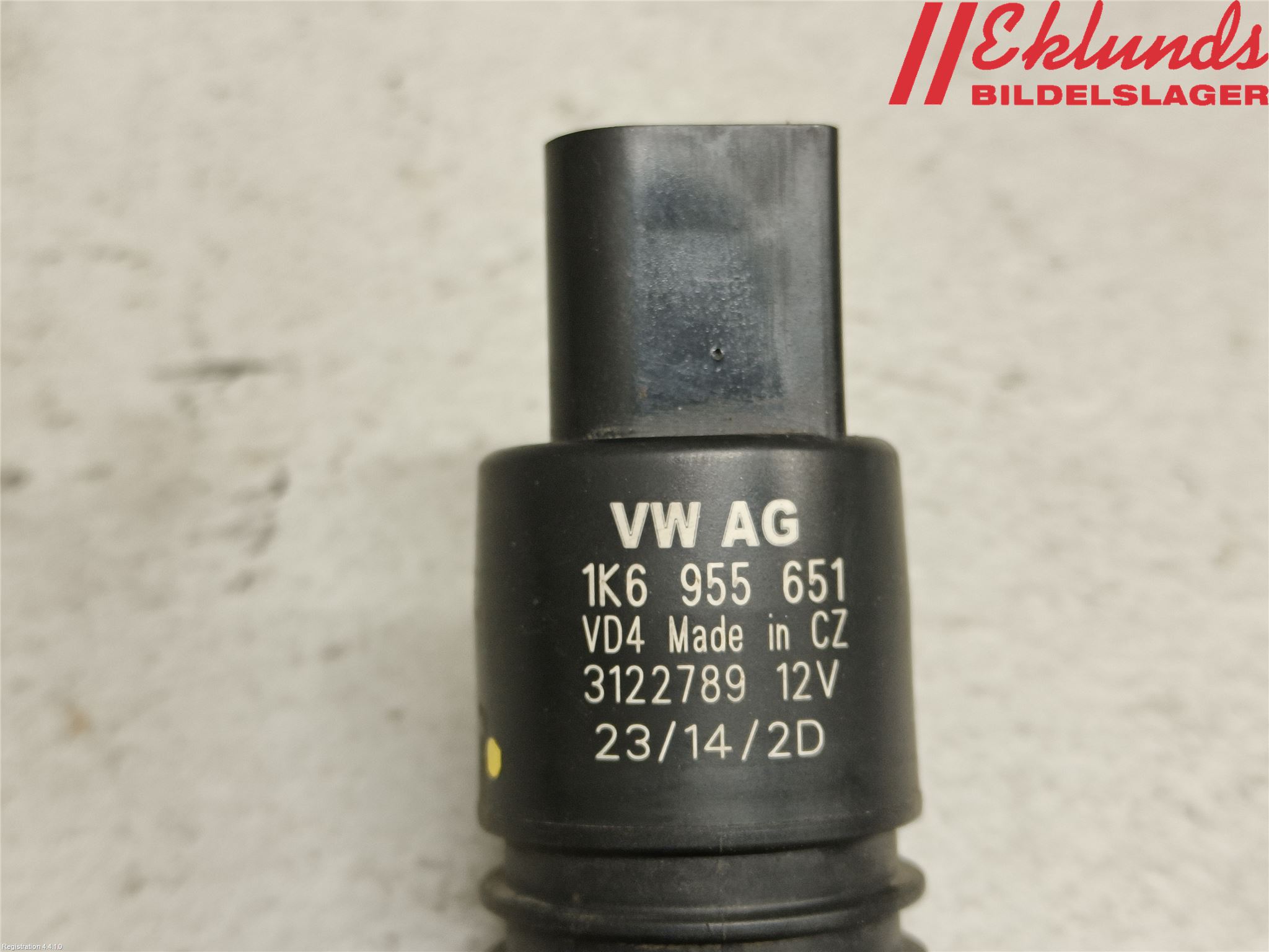 Volkswagen VW CADDY 11-15 Spolarpump Vindruta