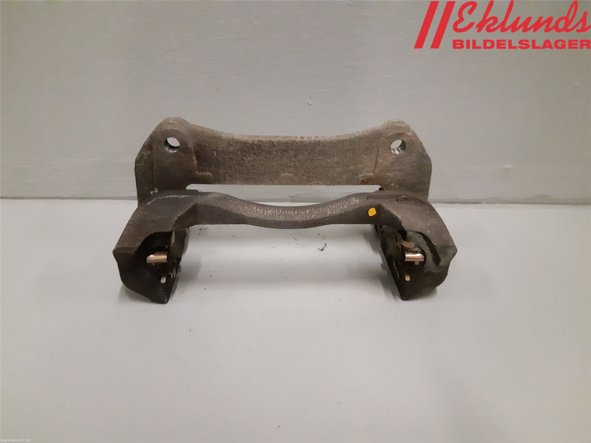 Toyota RAV4 19- Bromsokshållare