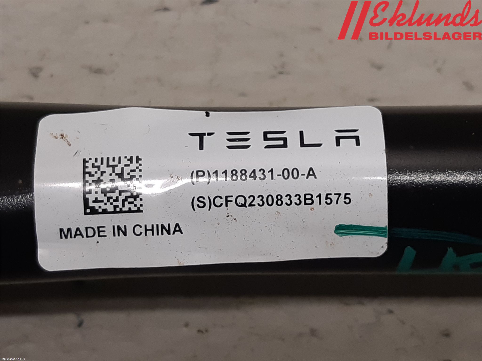 Tesla MODEL Y 21- Bärarm Bak Höger