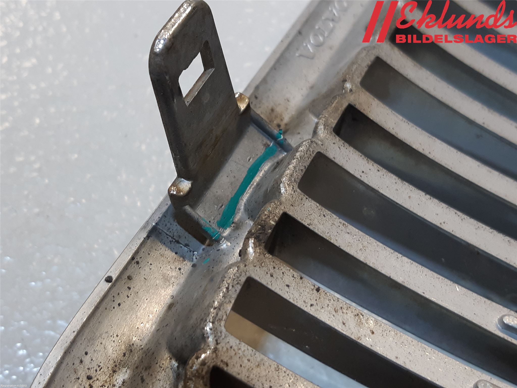 Volvo V70 00-04 Grill Komp