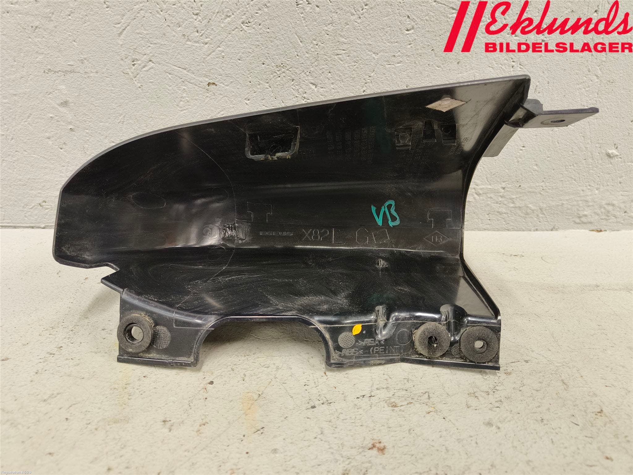 Renault TRAFIC/E-TECH 15- Bakljussarg