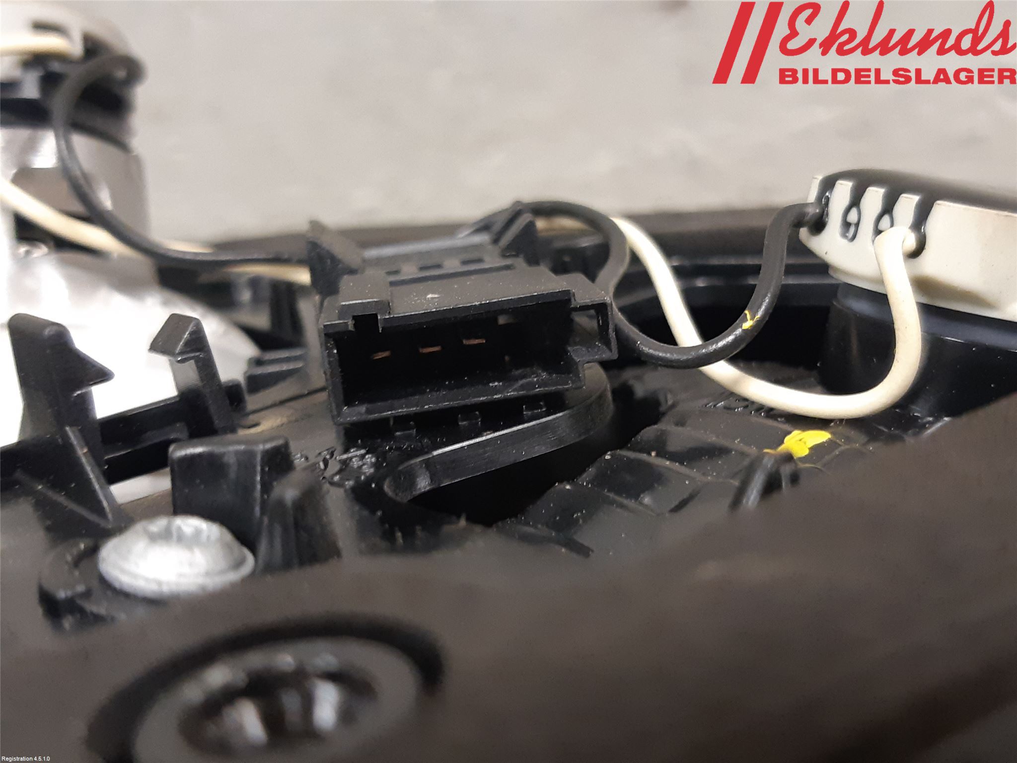 Opel ASTRA J 10-15 Bakljus Lucka Vä