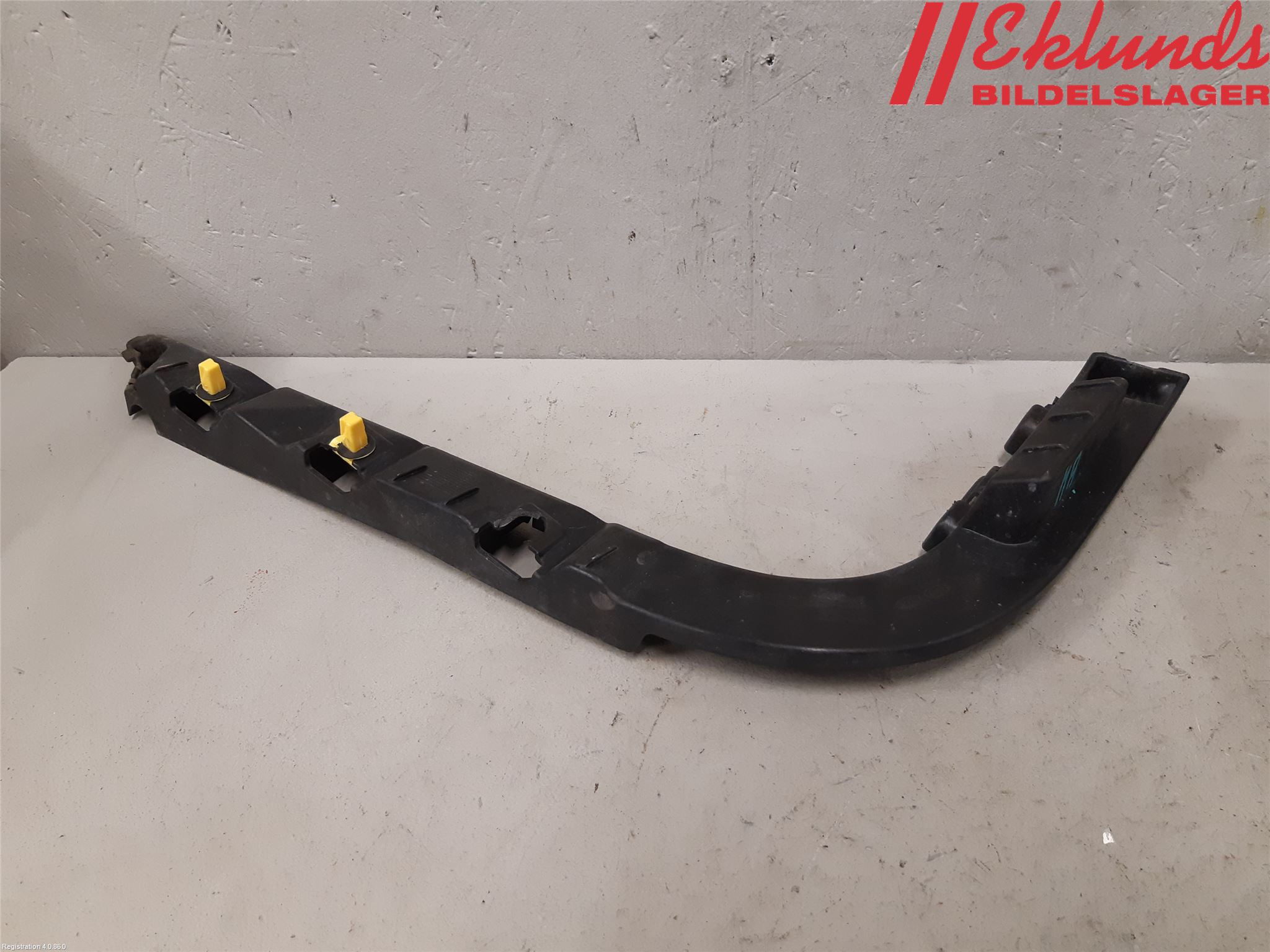 Kia STINGER 18- Stötfångarfäste Bak Hö