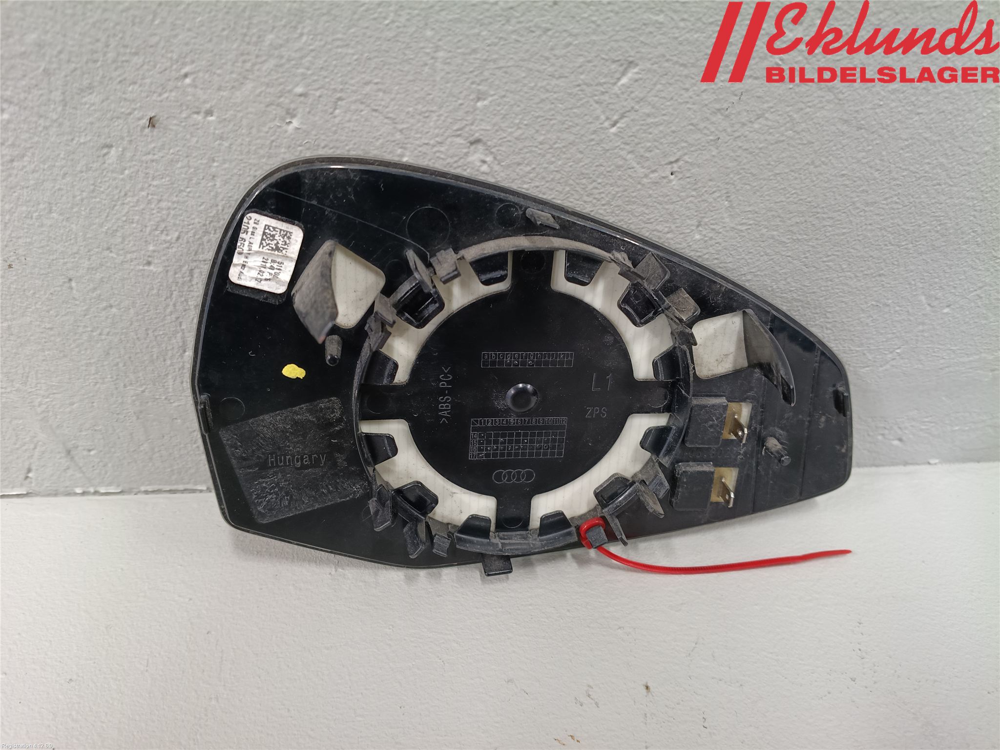 Audi A4/S4 B9 16-19 Spegelglas Vä