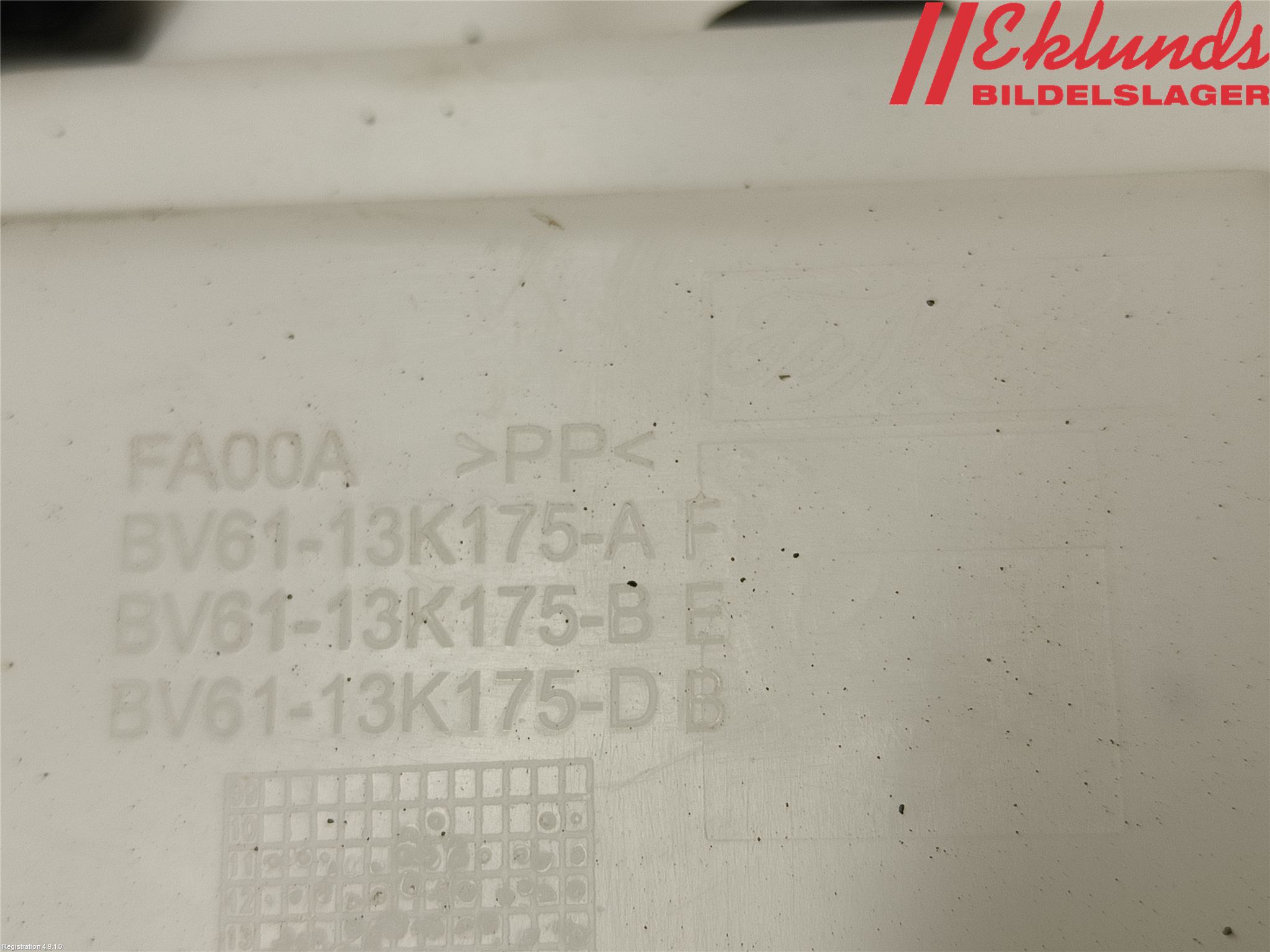 Ford FOCUS 15-18 Spolartank Vindruta