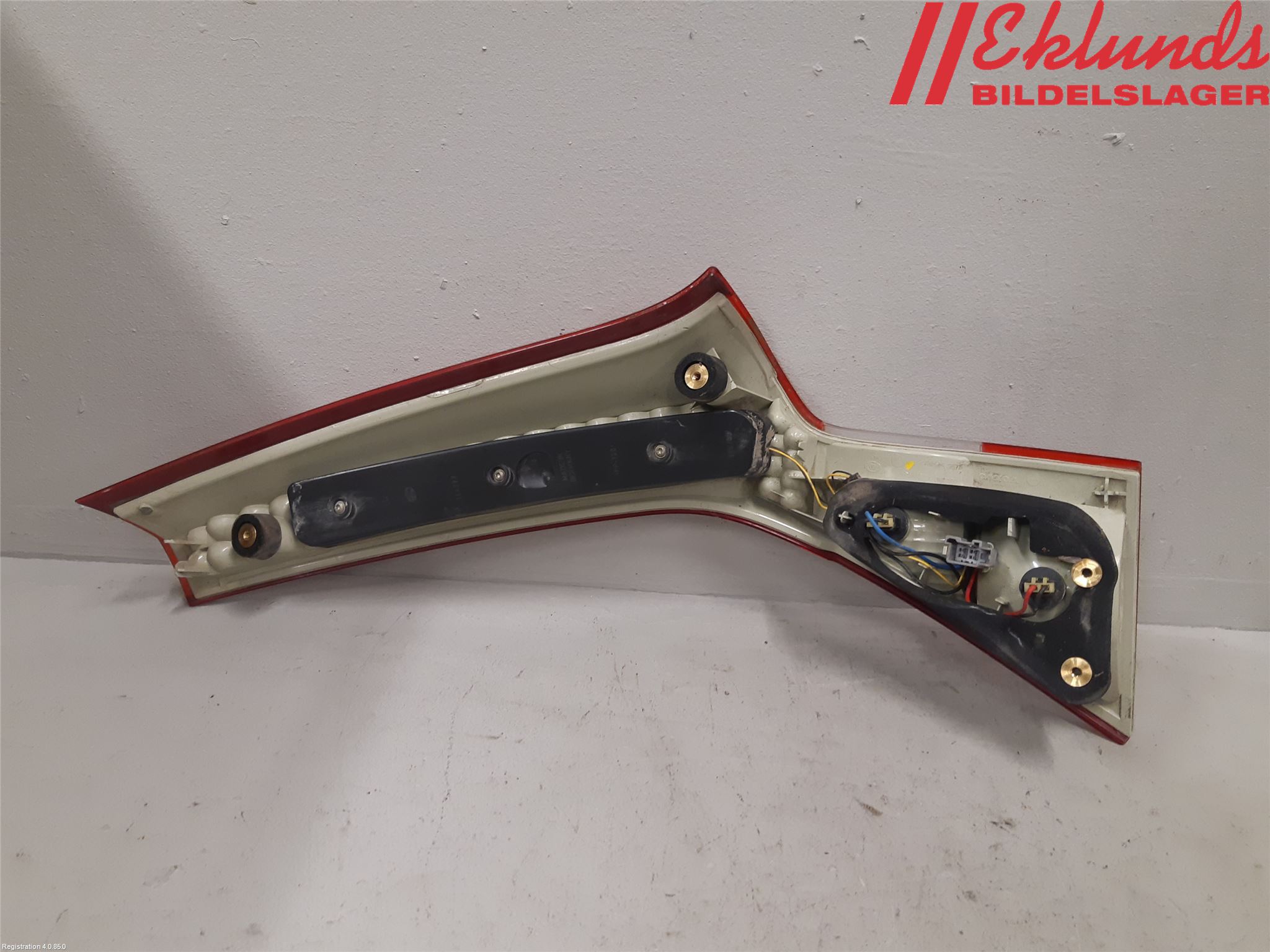 Volvo XC70 08-13 Bakljus Lucka Vä